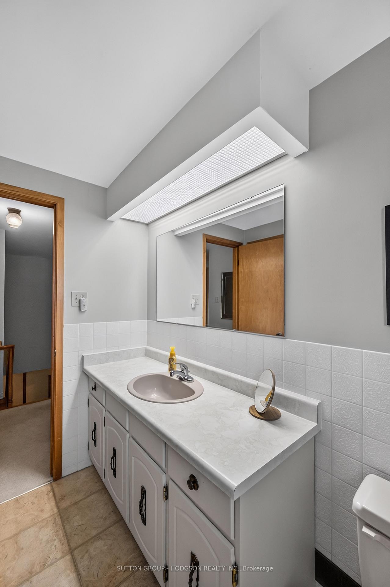 Photo 28 of 738 Cranbrook Road, London, South M — HOMEH