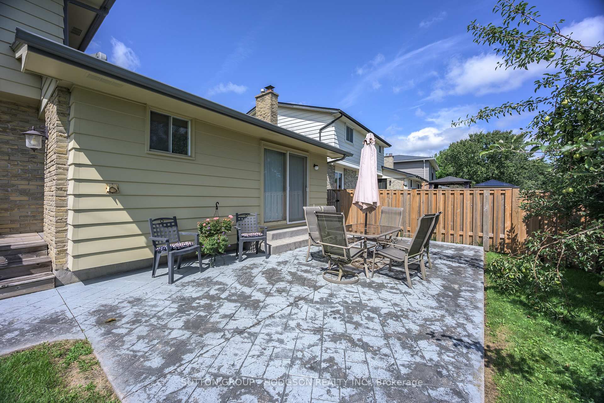 Photo 37 of 738 Cranbrook Road, London, South M — HOMEH