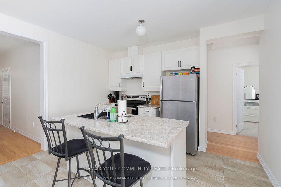 Photo 3 of 15 Valleybrook Road, Barrie, Rural Barrie Southeast — HOMEH