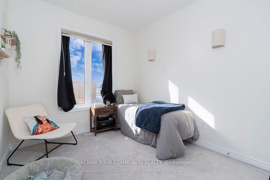Photo 4 of 15 Valleybrook Road, Barrie, Rural Barrie Southeast — HOMEH
