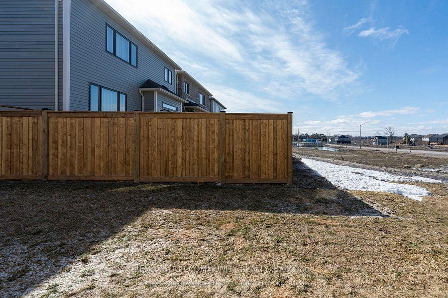 Photo 9 of 15 Valleybrook Road, Barrie, Rural Barrie Southeast — HOMEH