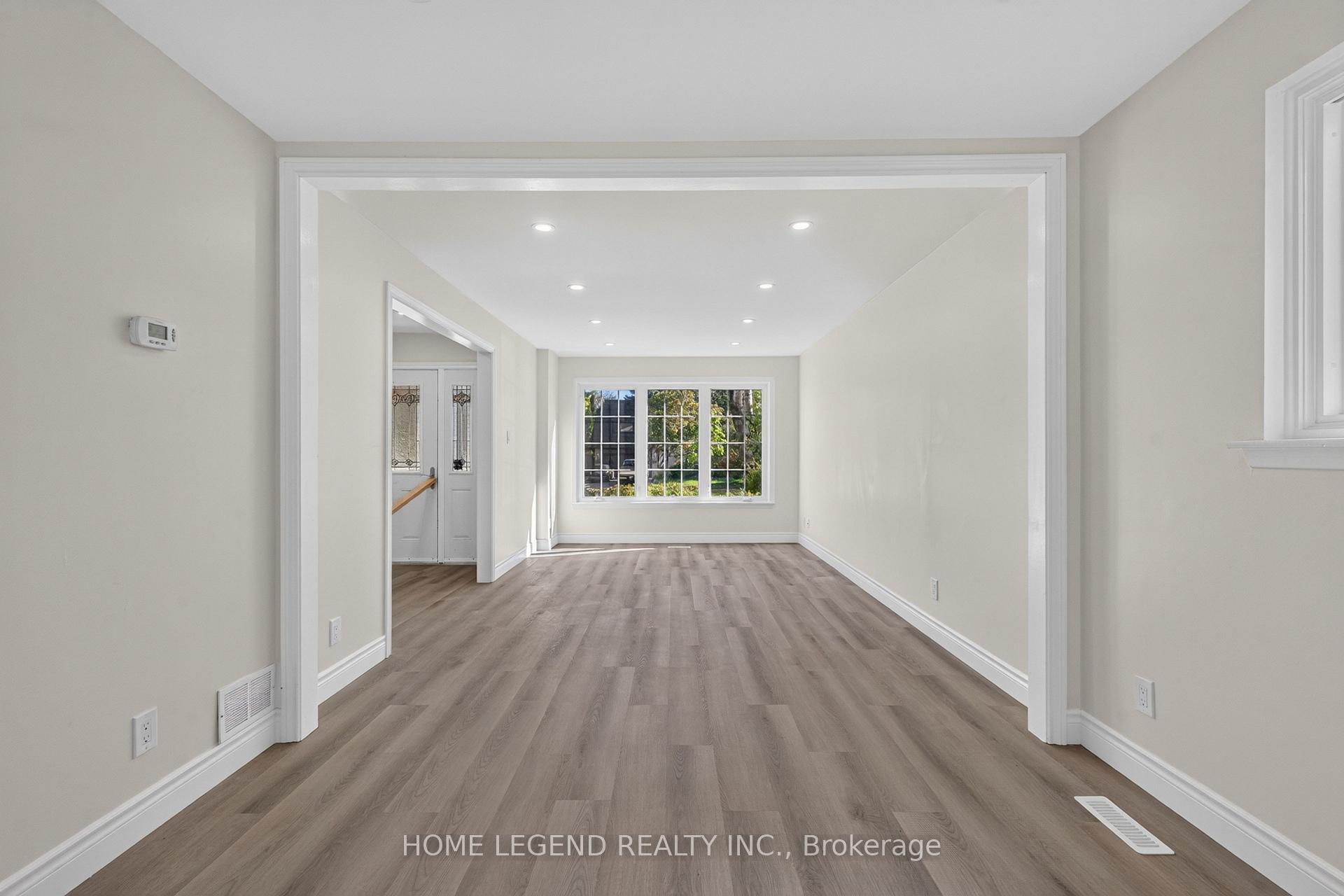 Photo 4 of 52 Carlton Road, Markham, Unionville — HOMEH