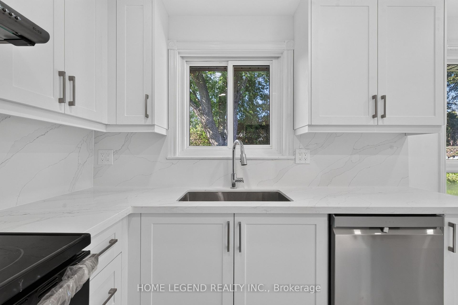 Photo 9 of 52 Carlton Road, Markham, Unionville — HOMEH