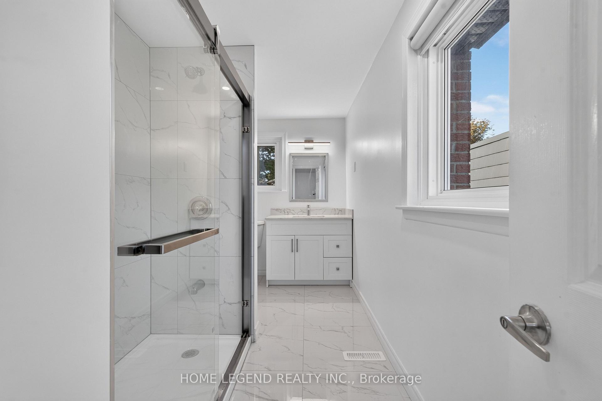 Photo 16 of 52 Carlton Road, Markham, Unionville — HOMEH