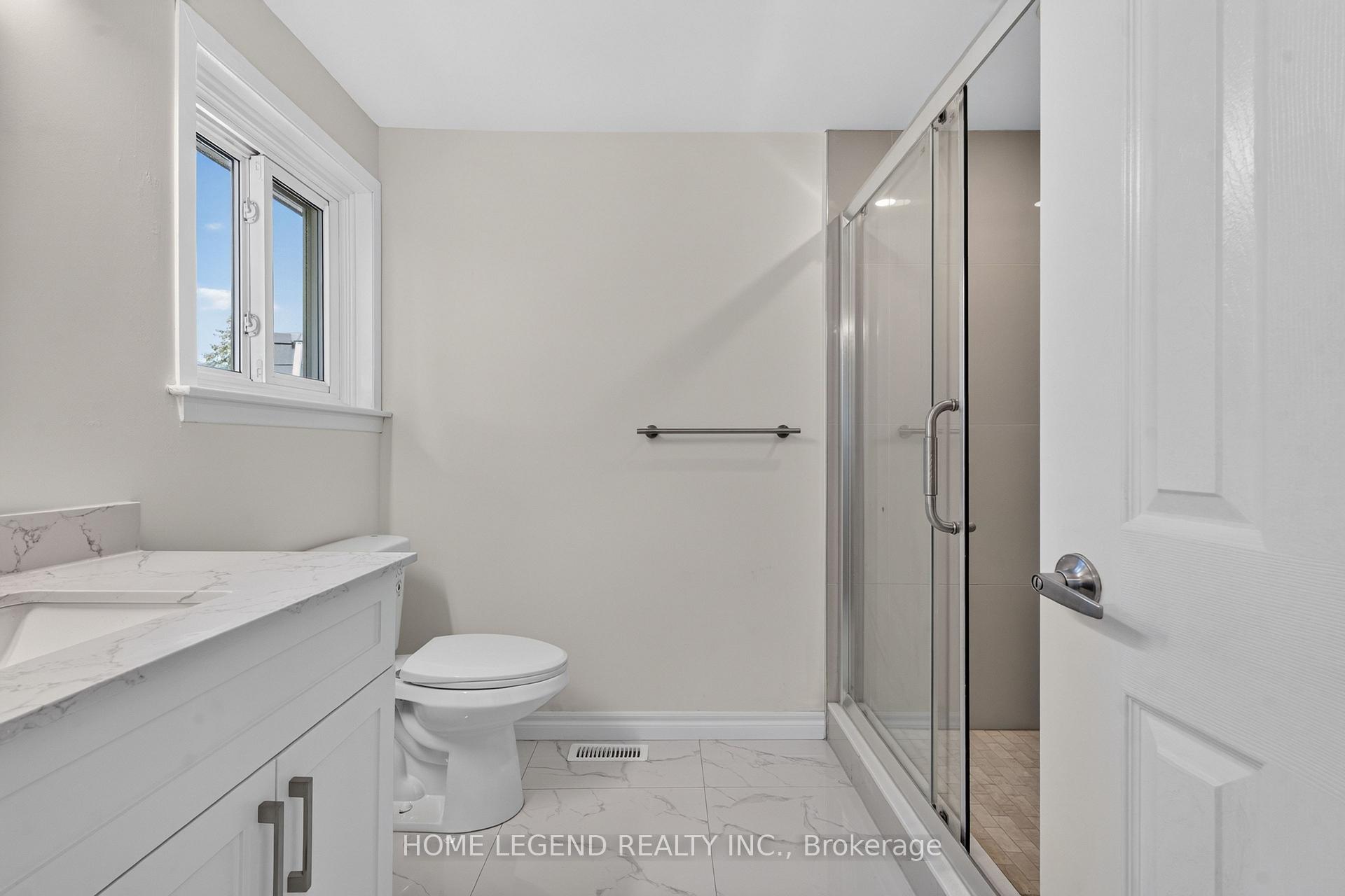 Photo 24 of 52 Carlton Road, Markham, Unionville — HOMEH