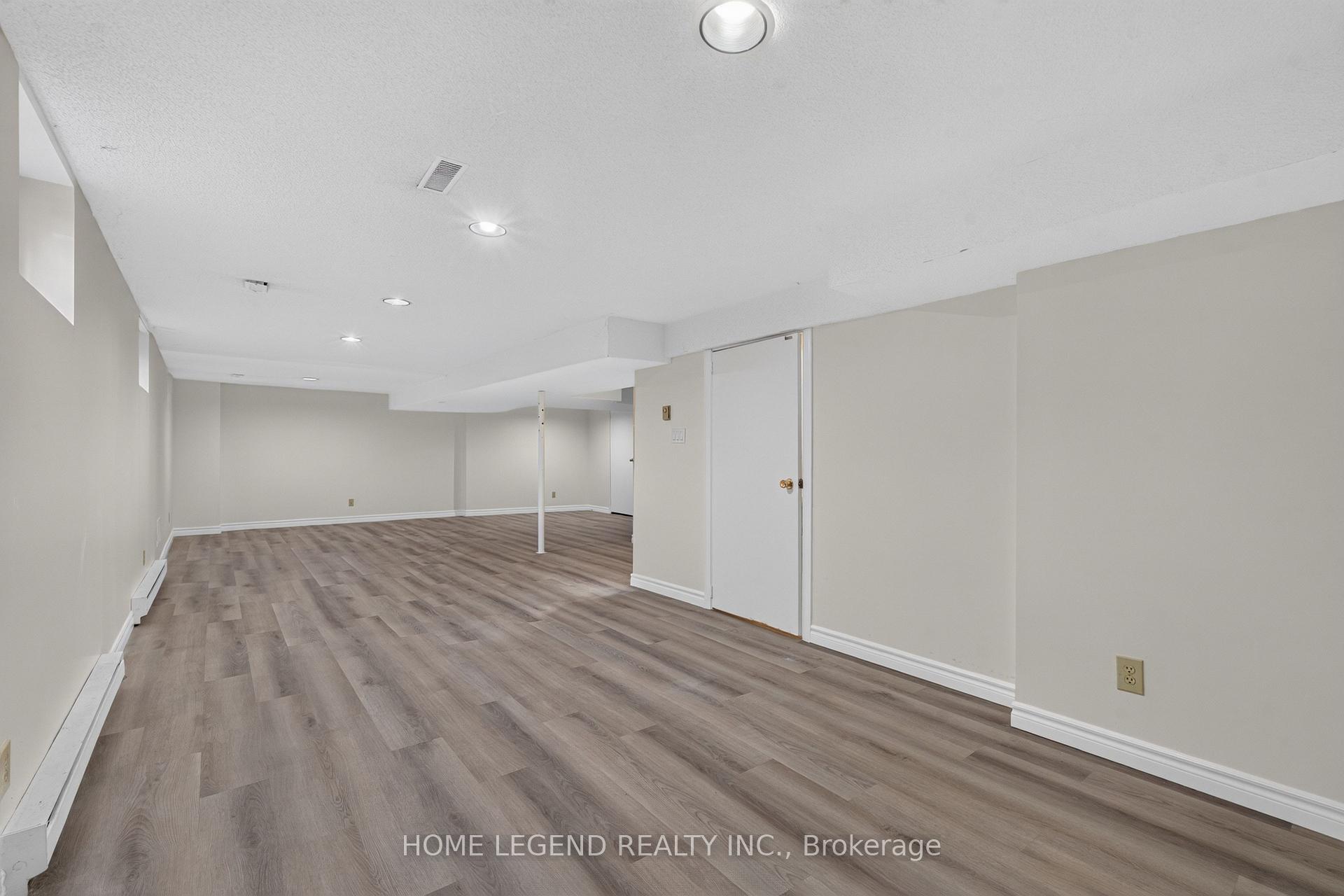 Photo 25 of 52 Carlton Road, Markham, Unionville — HOMEH