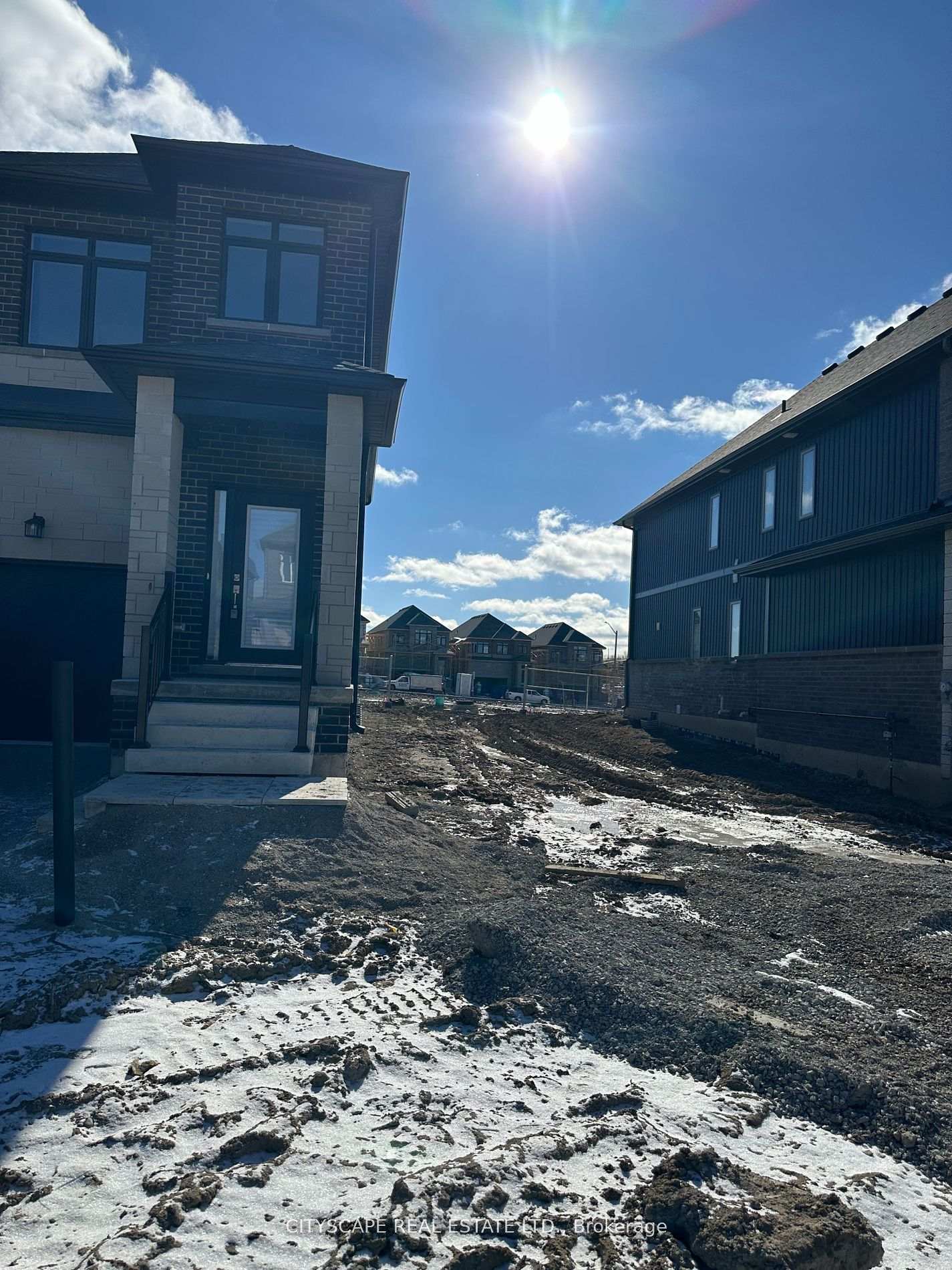 Photo 2 of 15 Barnyard Trail, Barrie, Rural Barrie Southeast — HOMEH