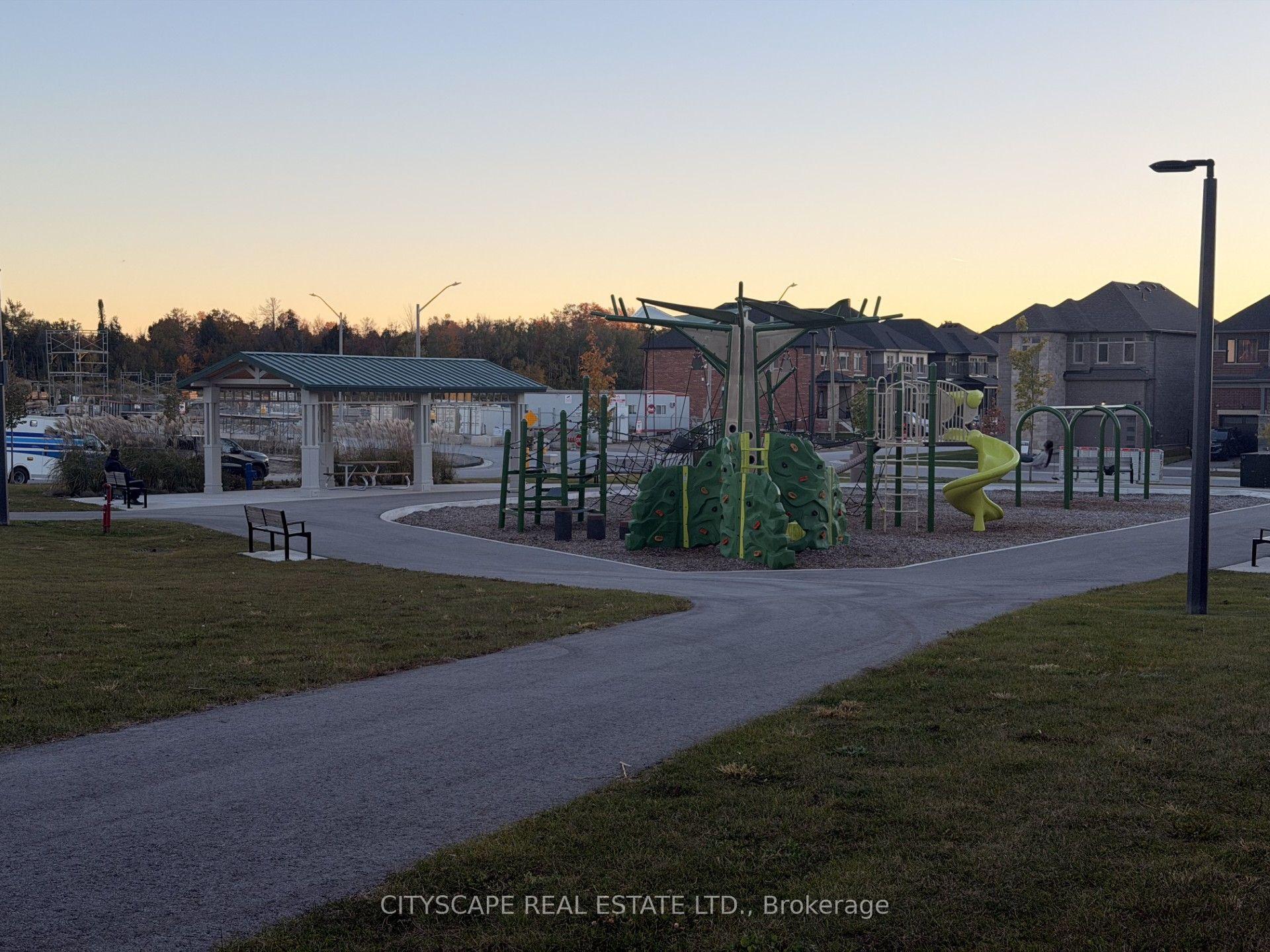 Photo 29 of 15 Barnyard Trail, Barrie, Rural Barrie Southeast — HOMEH