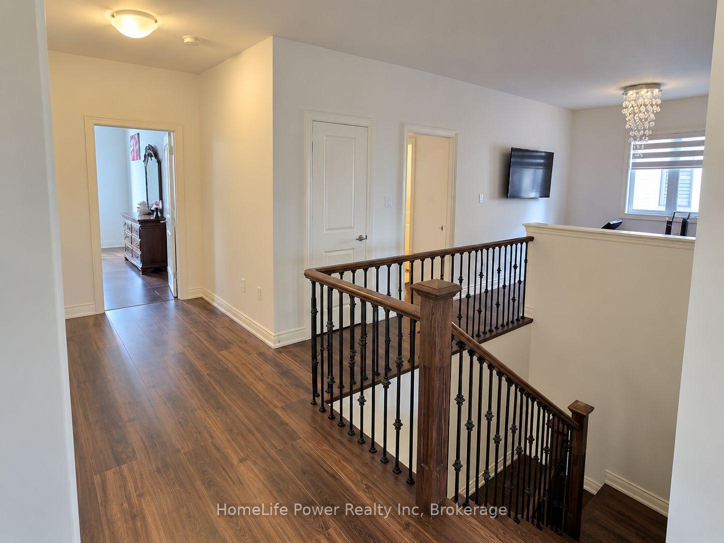 Photo 11 of 35 Ebenezer Drive, Hamilton, Waterdown — HOMEH