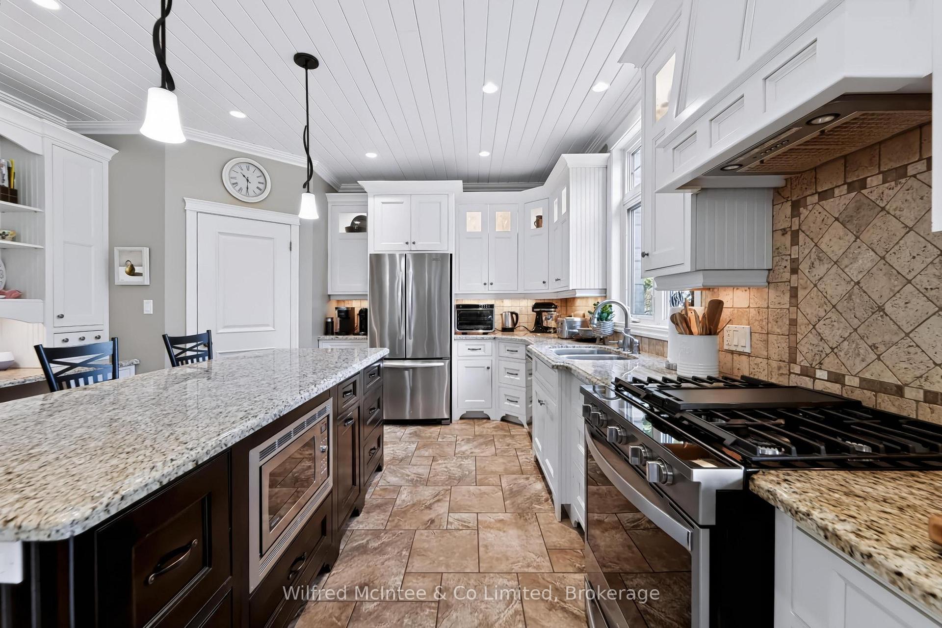 Photo 24 of 313 Westwood Drive, Brockton — HOMEH
