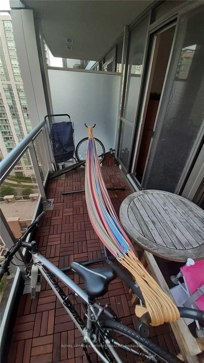 Photo 9 of Unit 1705, 23 Sheppard Avenue E, North York, Willowdale East — HOMEH