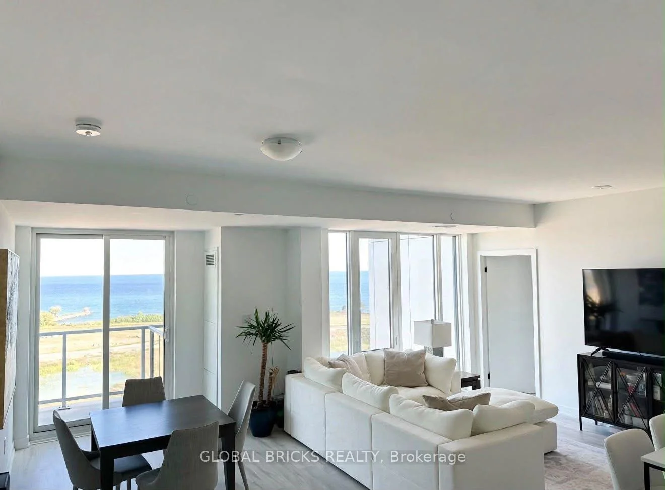 Photo of Unit 1310, 220 Missinnihe Way