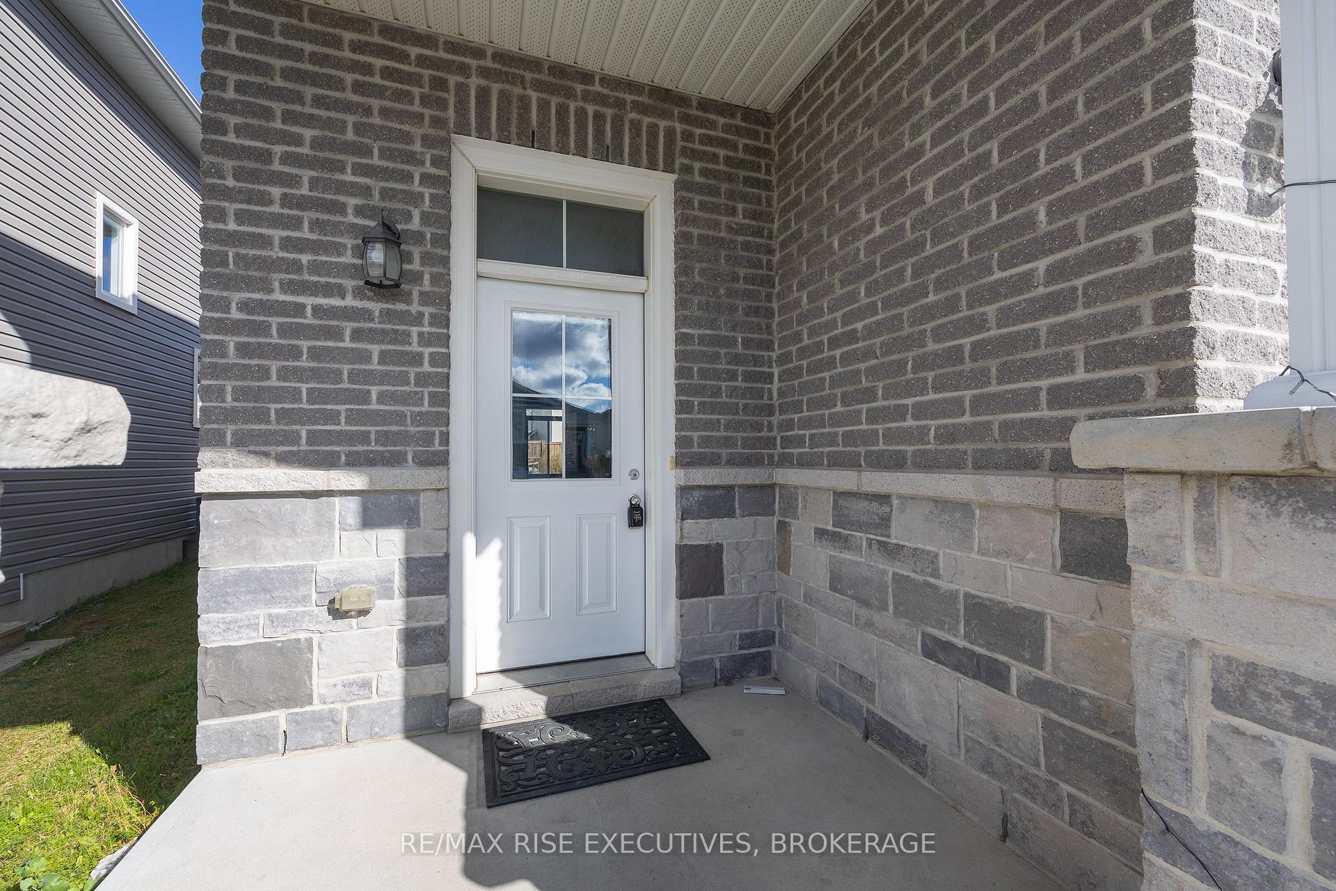 Photo 5 of 567 Beth Crescent, Kingston, City Northwest — HOMEH
