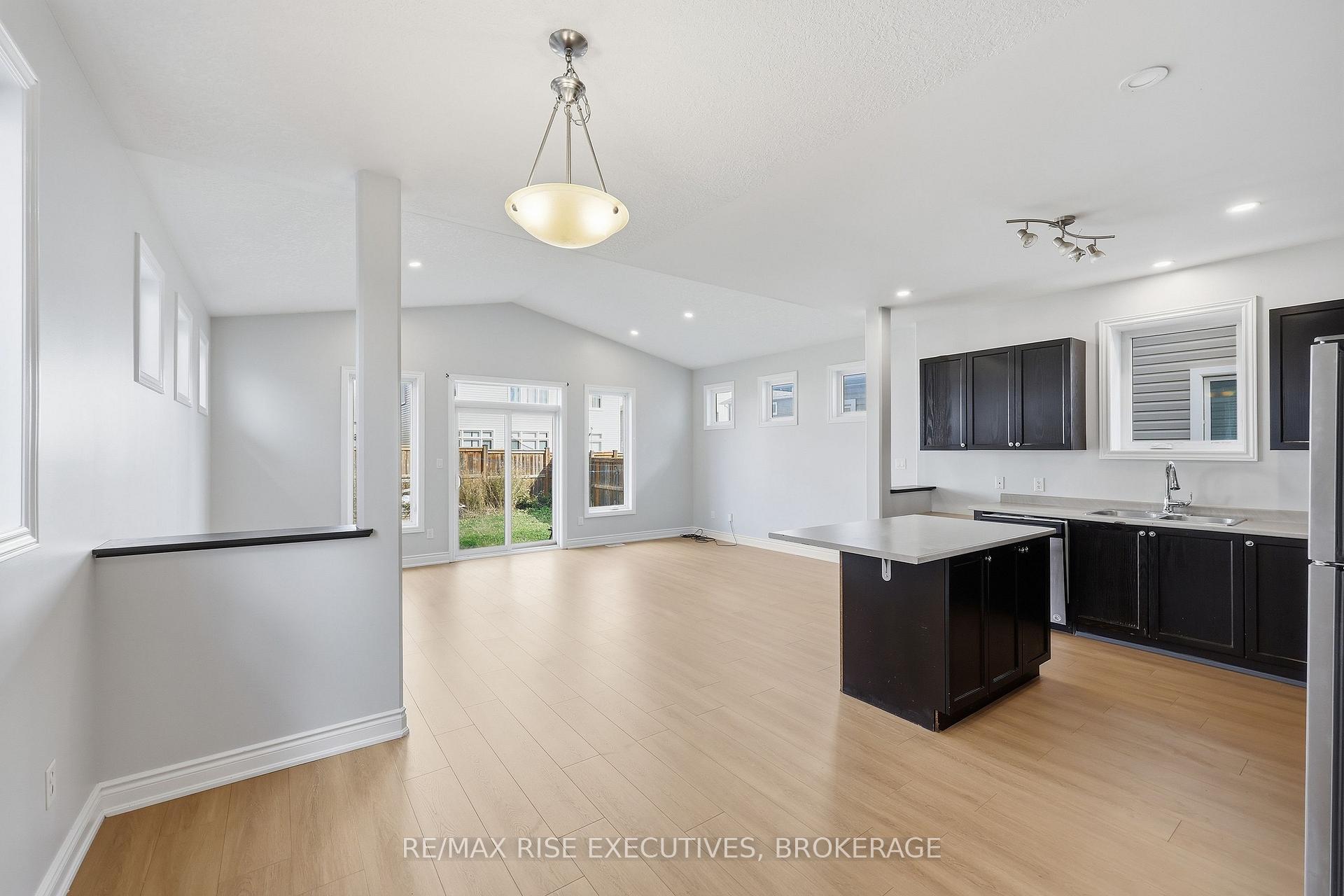Photo 10 of 567 Beth Crescent, Kingston, City Northwest — HOMEH