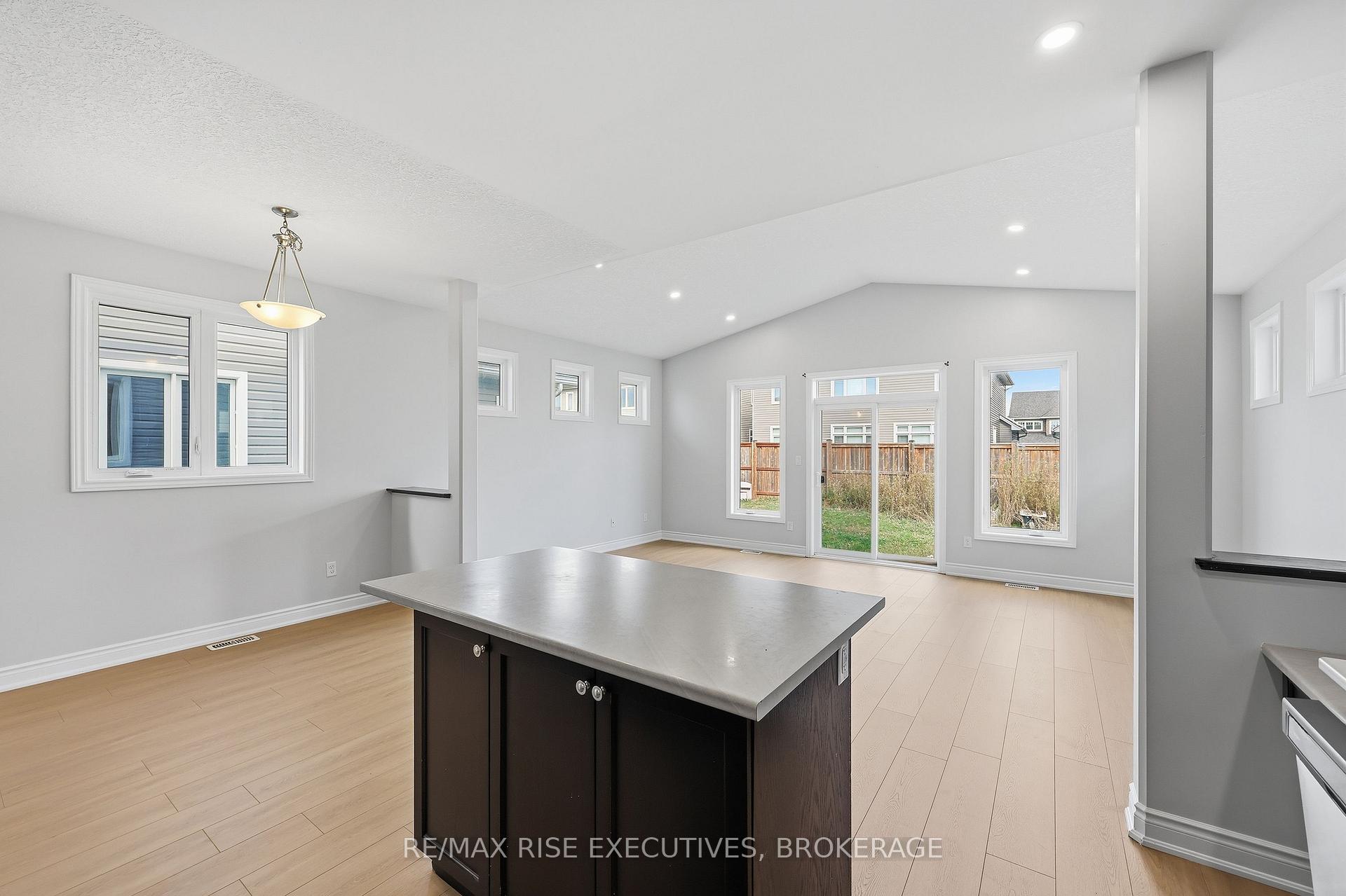 Photo 16 of 567 Beth Crescent, Kingston, City Northwest — HOMEH
