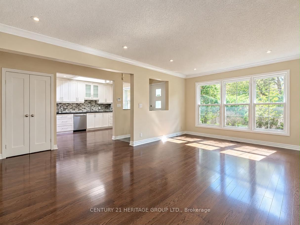 Photo 2 of 130 Grandview Avenue, Markham, Grandview — HOMEH