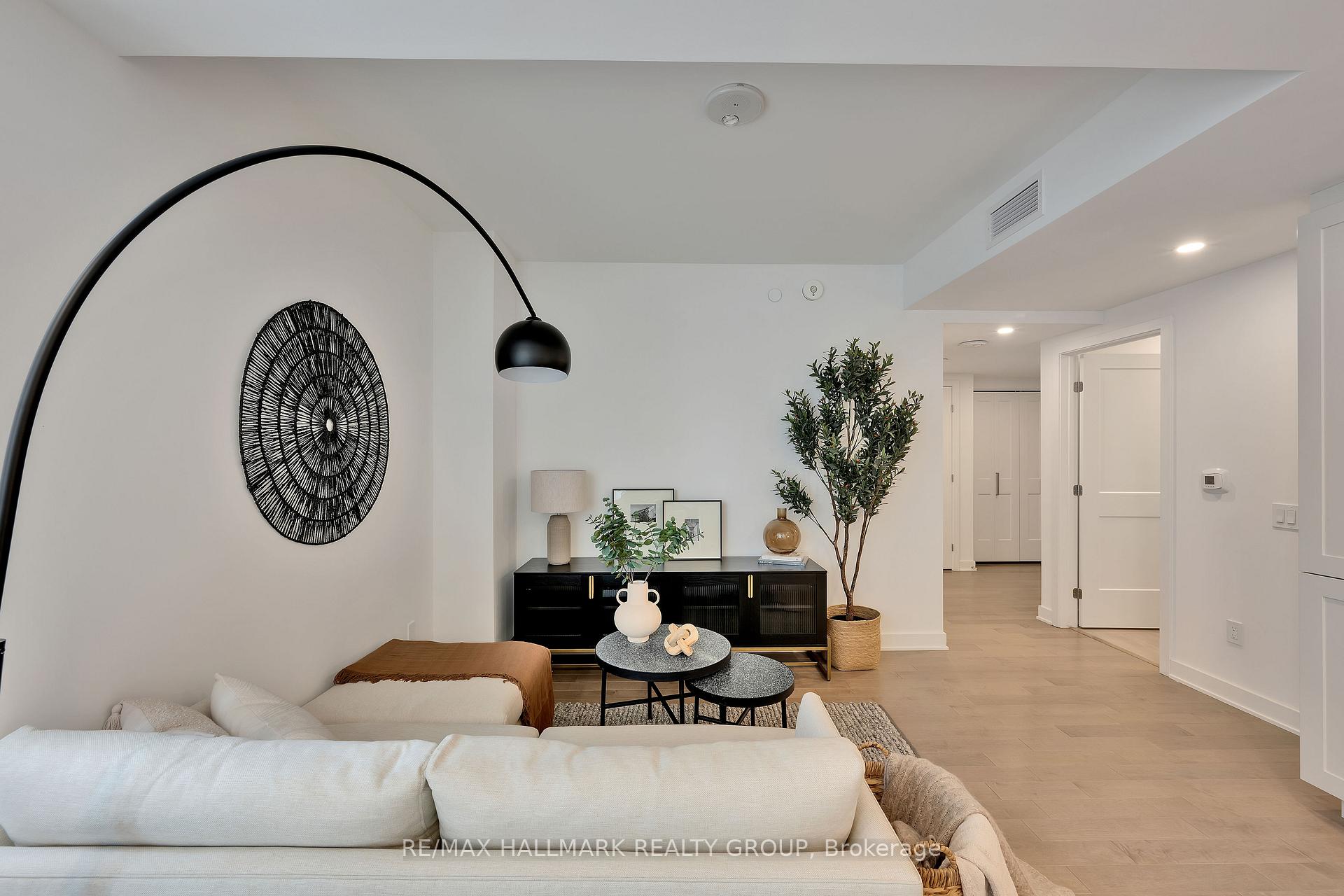 Photo 2 of Unit 806, 340 Queen Street, Ottawa, Ottawa Centre — HOMEH