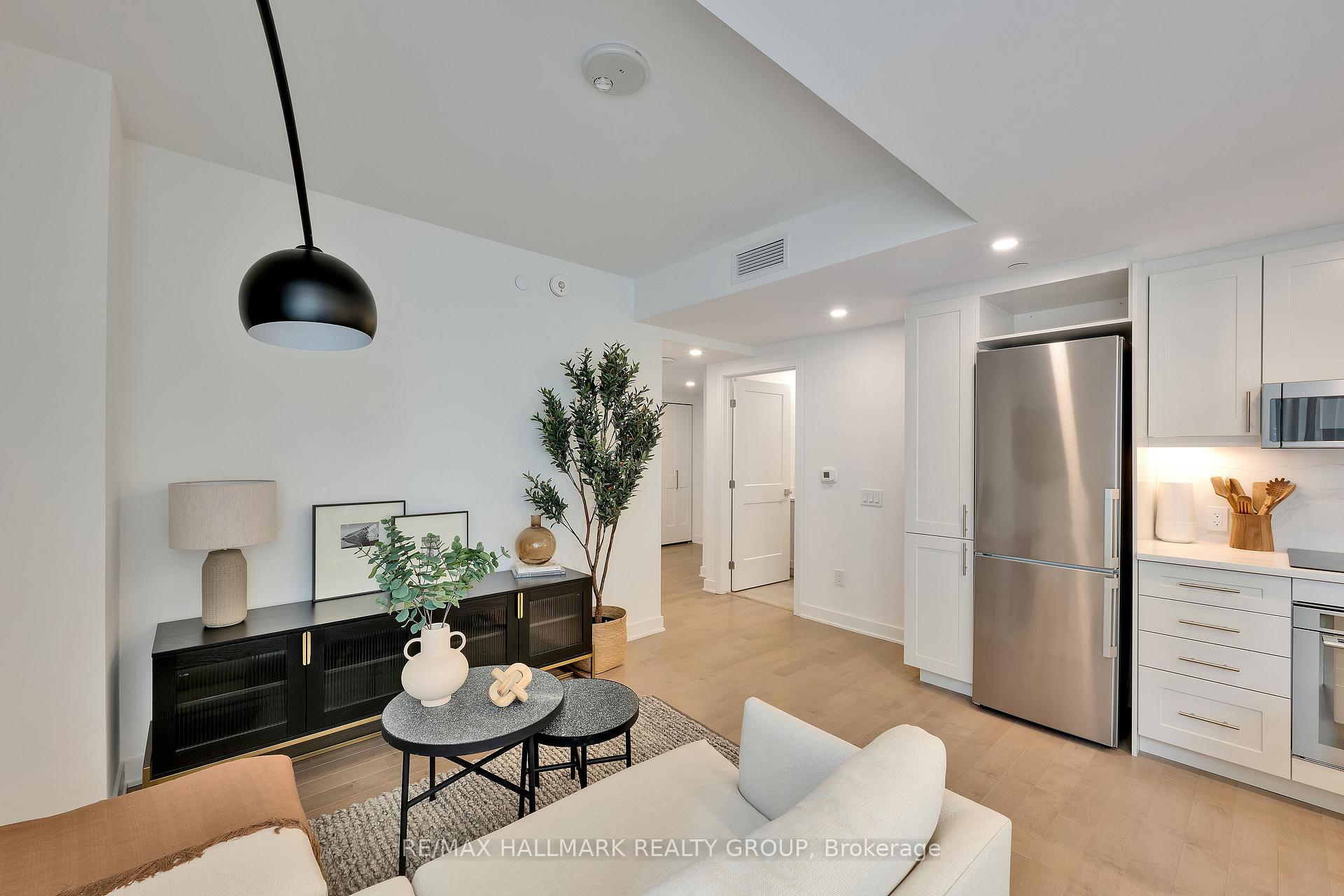 Photo 4 of Unit 806, 340 Queen Street, Ottawa, Ottawa Centre — HOMEH