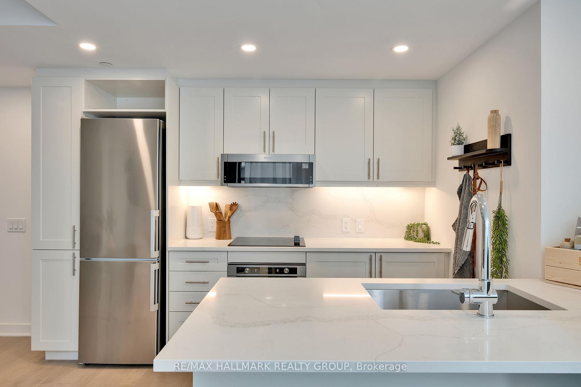 Photo 5 of Unit 806, 340 Queen Street, Ottawa, Ottawa Centre — HOMEH