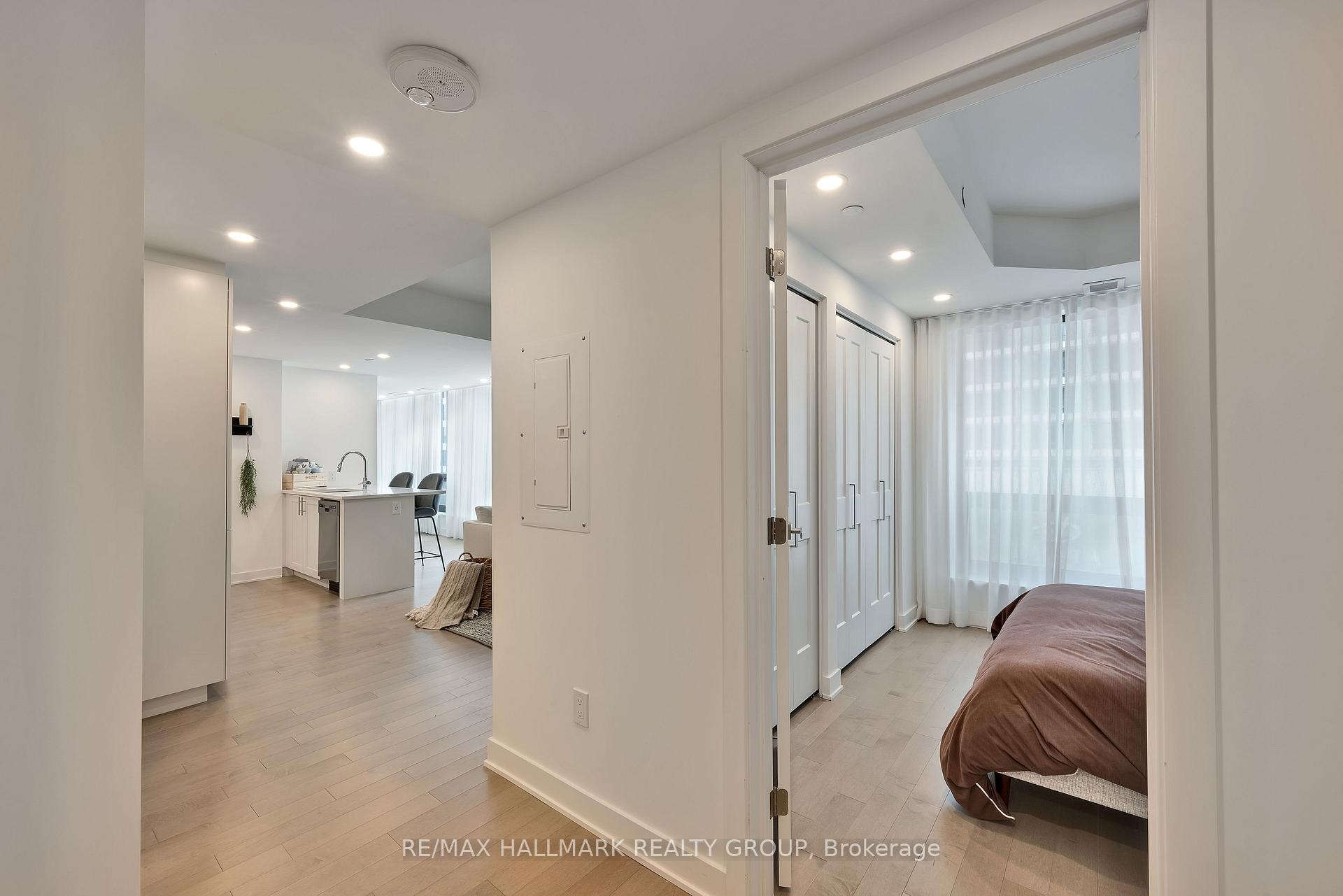 Photo 9 of Unit 806, 340 Queen Street, Ottawa, Ottawa Centre — HOMEH