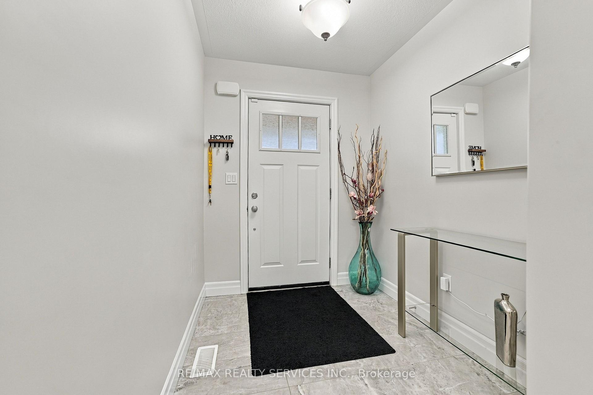 Photo 5 of 50 Mercedes Drive, Belleville, Belleville Ward — HOMEH