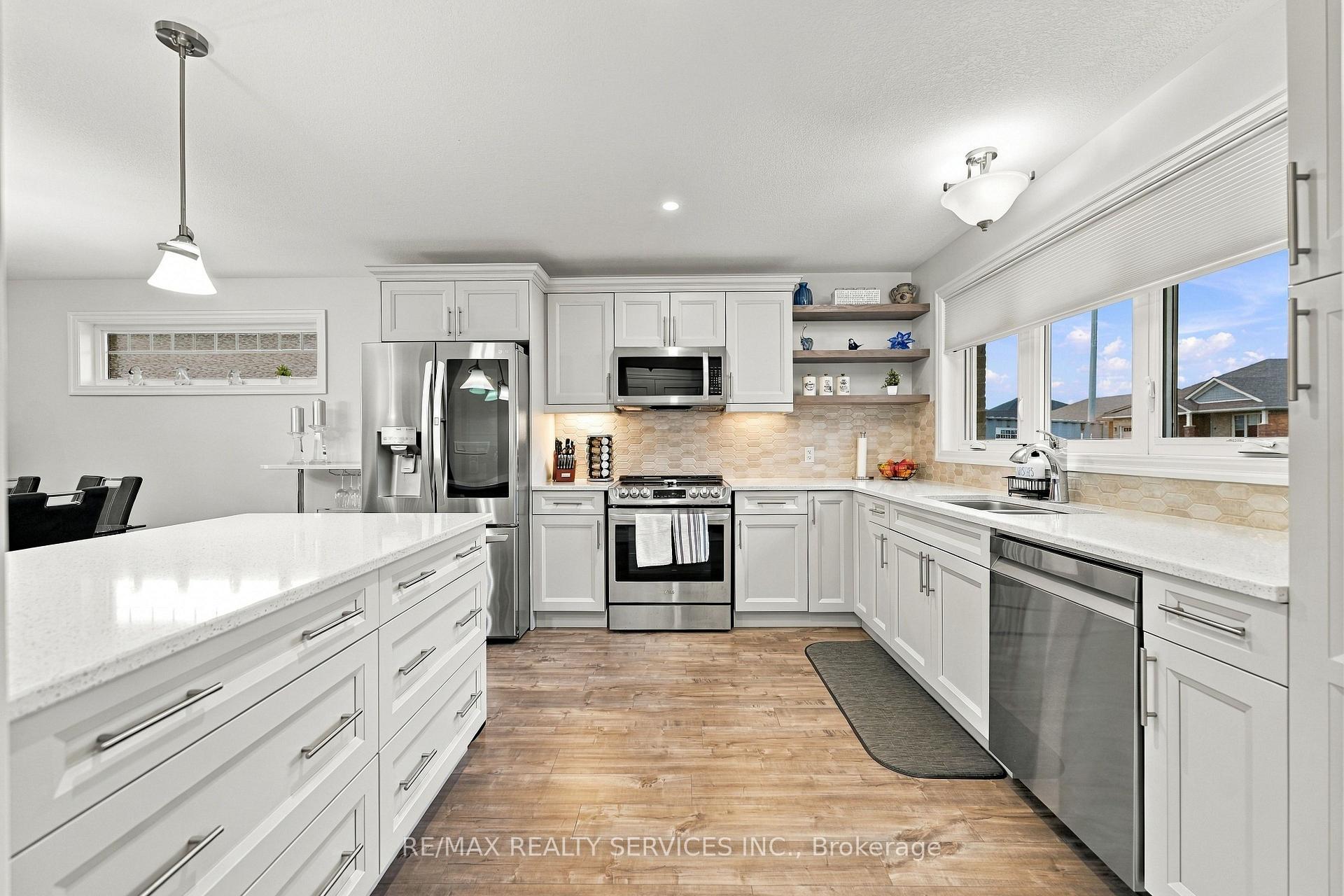 Photo 8 of 50 Mercedes Drive, Belleville, Belleville Ward — HOMEH