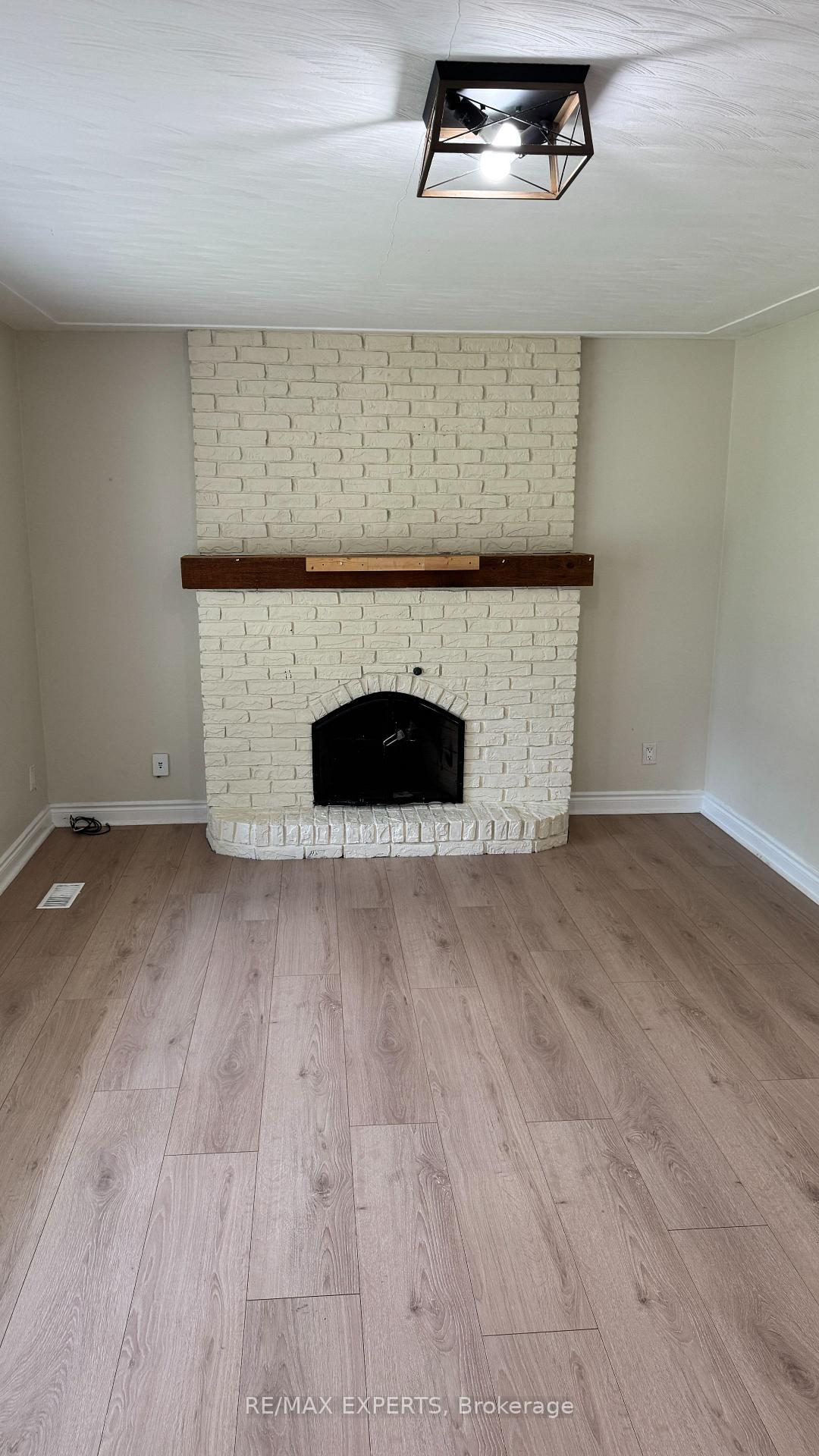 Photo 2 of 115 Uplands Drive, Kitchener, Forest Hill — HOMEH
