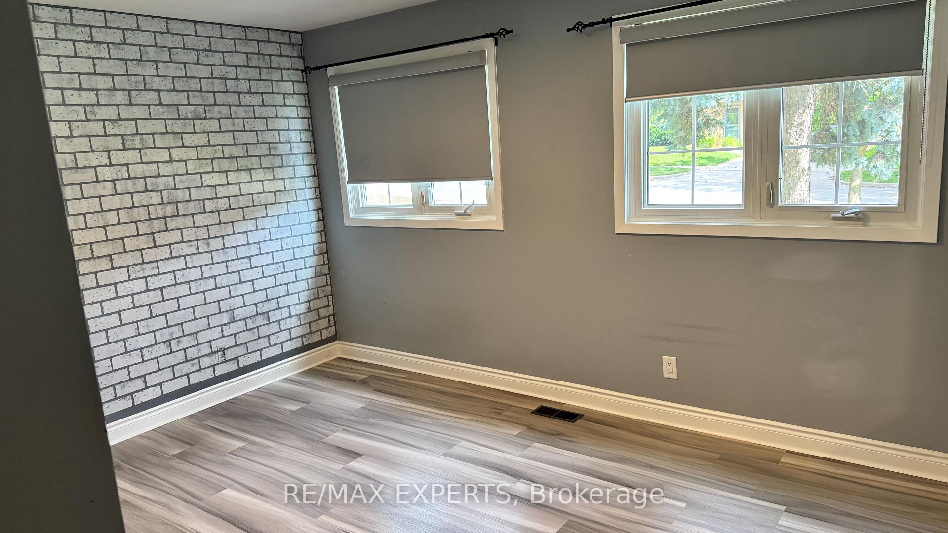 Photo 5 of 115 Uplands Drive, Kitchener, Forest Hill — HOMEH