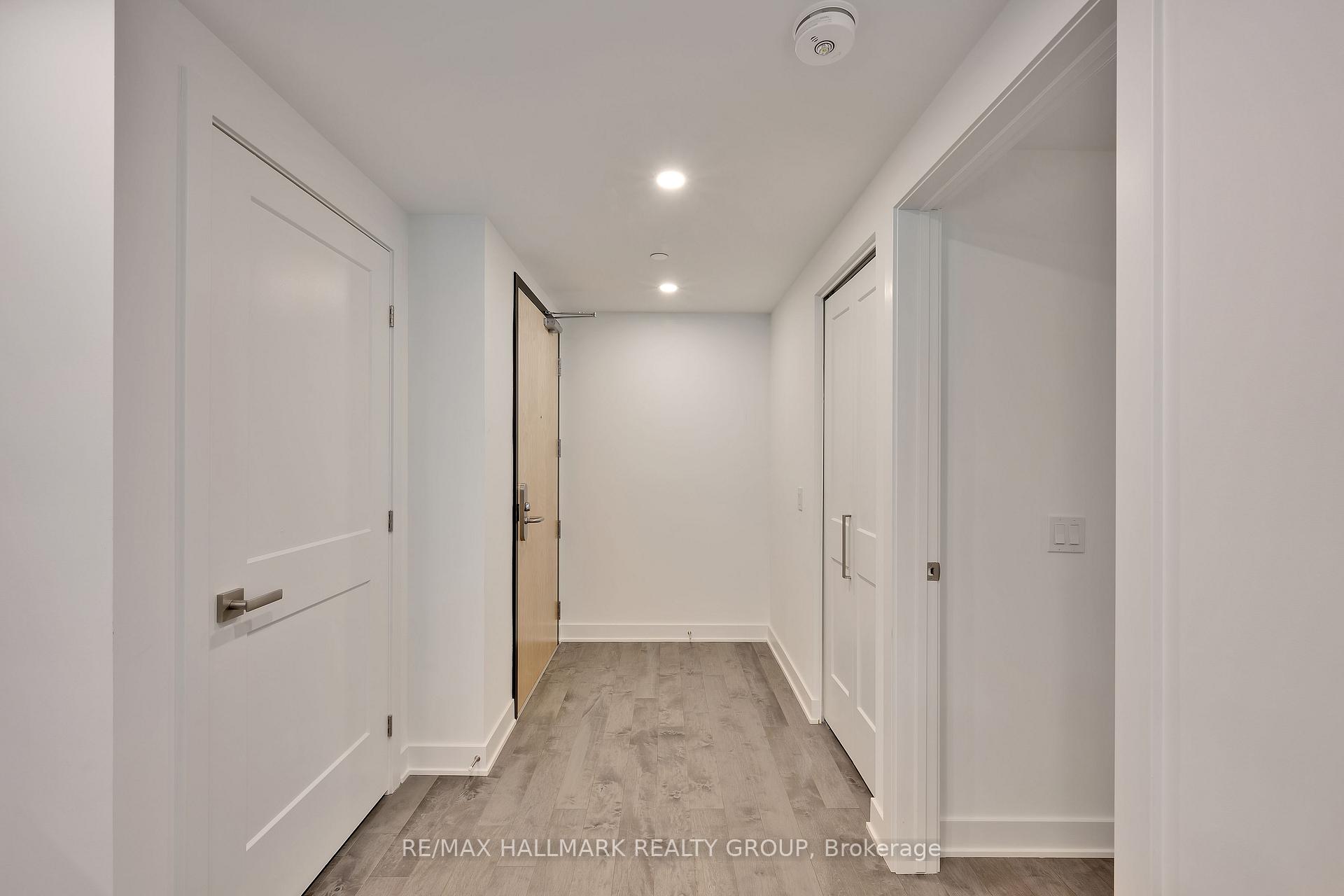 Photo 2 of Unit 401, 340 Queen Street, Ottawa, Ottawa Centre — HOMEH