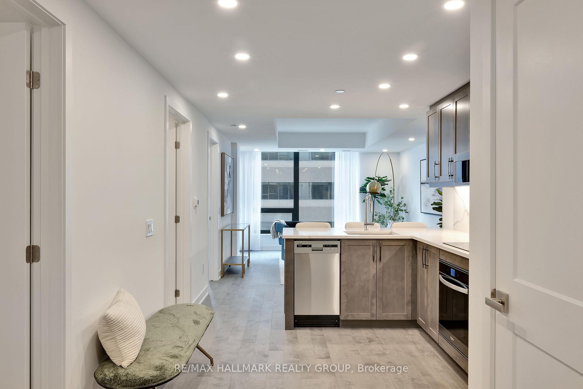 Photo 4 of Unit 401, 340 Queen Street, Ottawa, Ottawa Centre — HOMEH