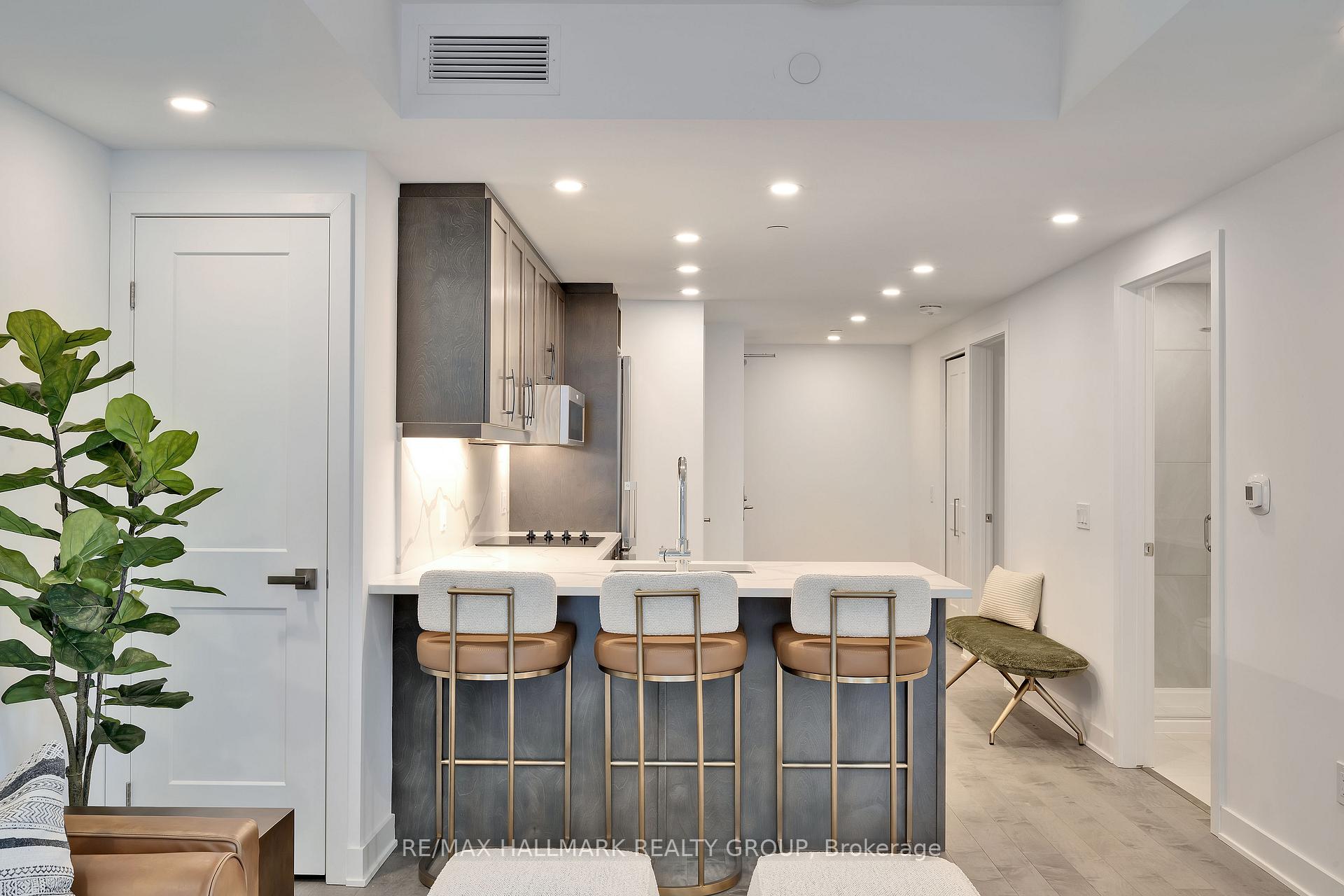 Photo 9 of Unit 401, 340 Queen Street, Ottawa, Ottawa Centre — HOMEH