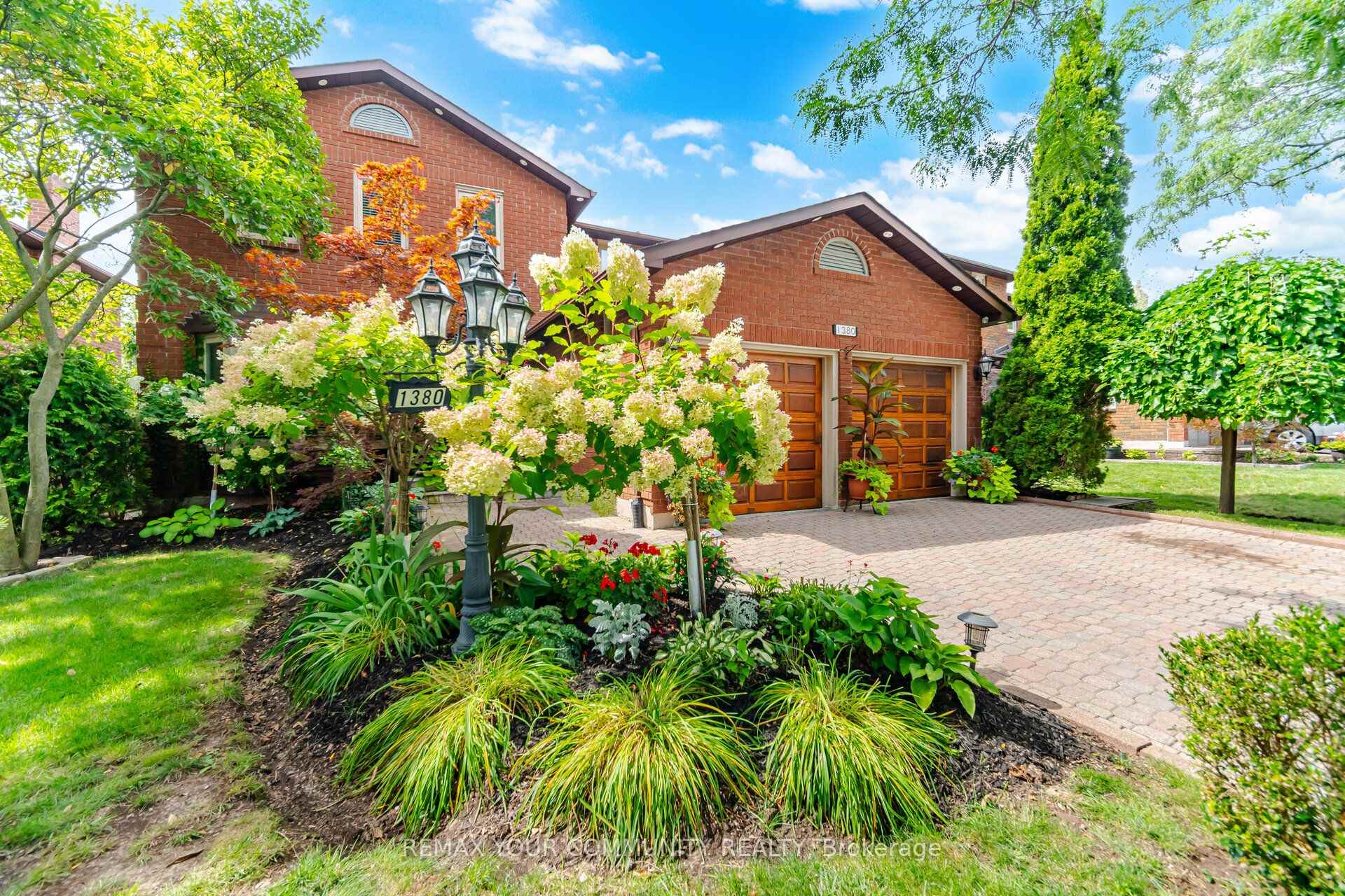 Photo 4 of 1380 Bishopstoke Way, Oakville, Clearview — HOMEH