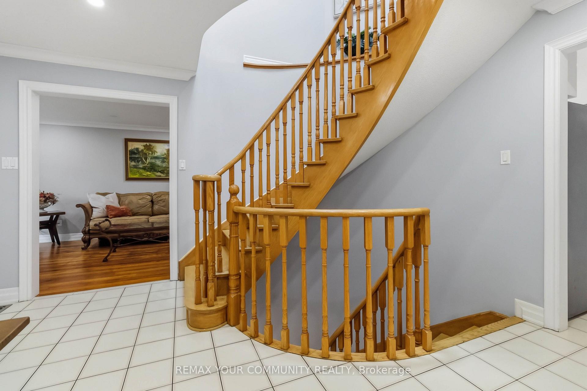 Photo 8 of 1380 Bishopstoke Way, Oakville, Clearview — HOMEH