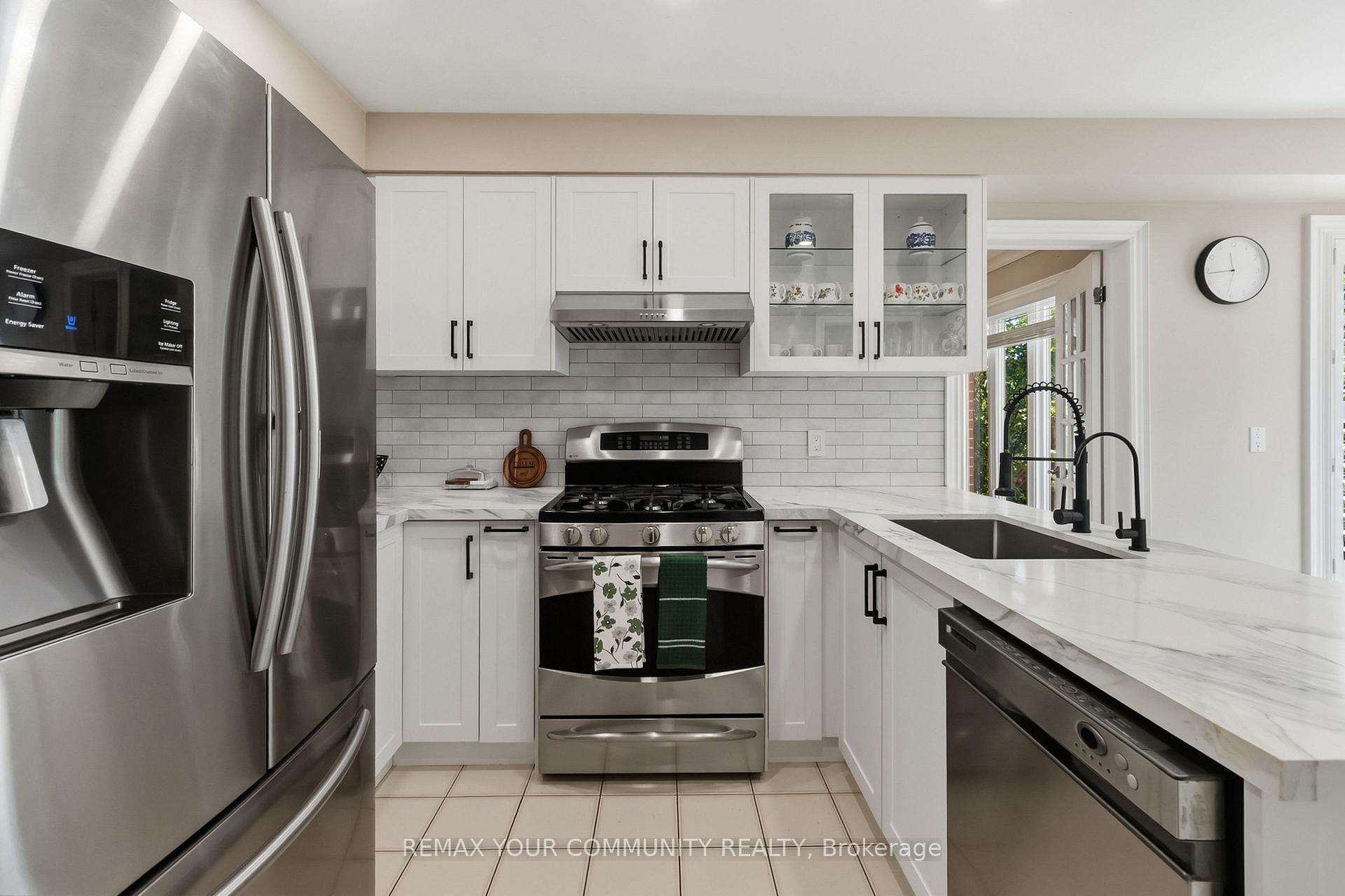 Photo 13 of 1380 Bishopstoke Way, Oakville, Clearview — HOMEH