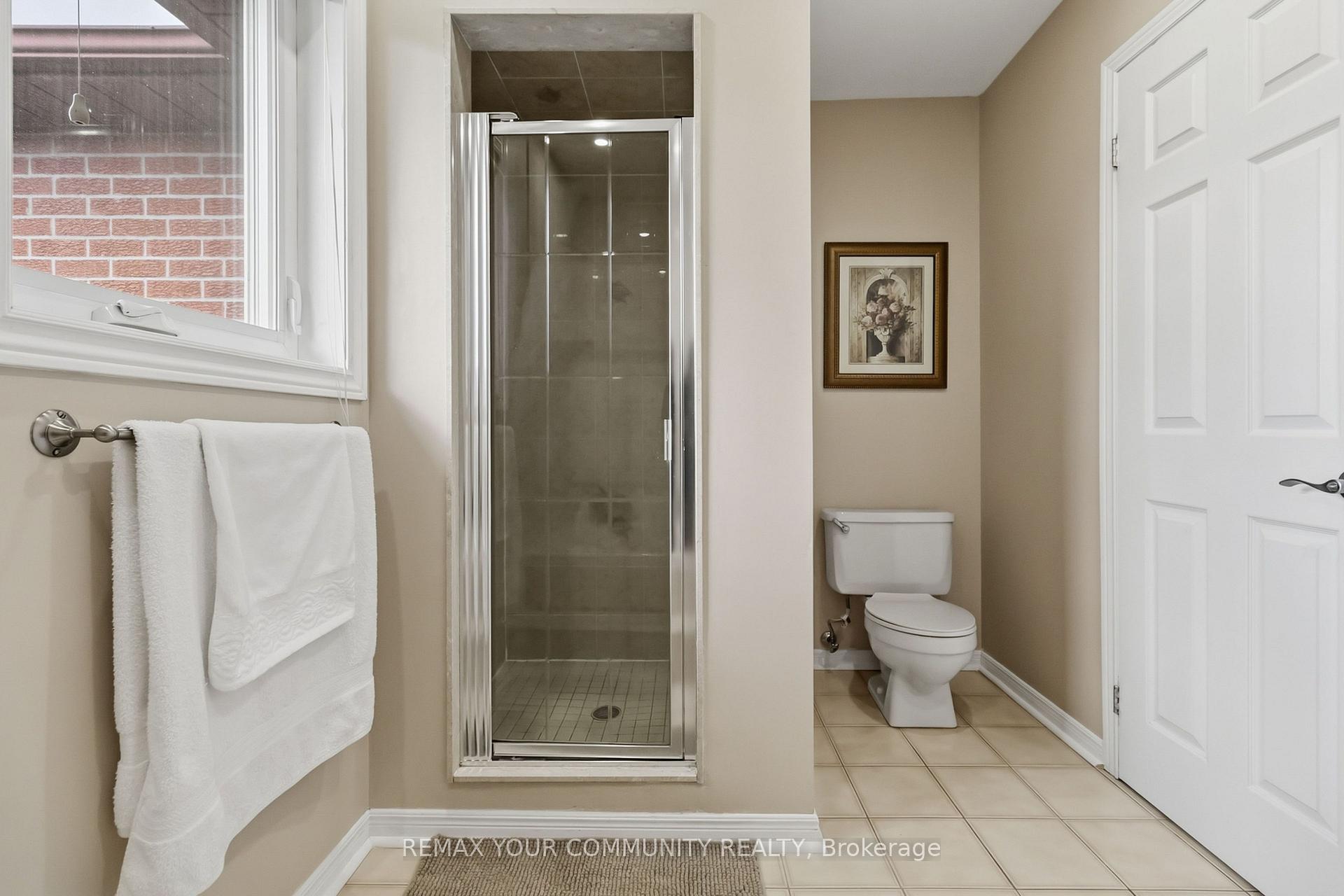 Photo 25 of 1380 Bishopstoke Way, Oakville, Clearview — HOMEH