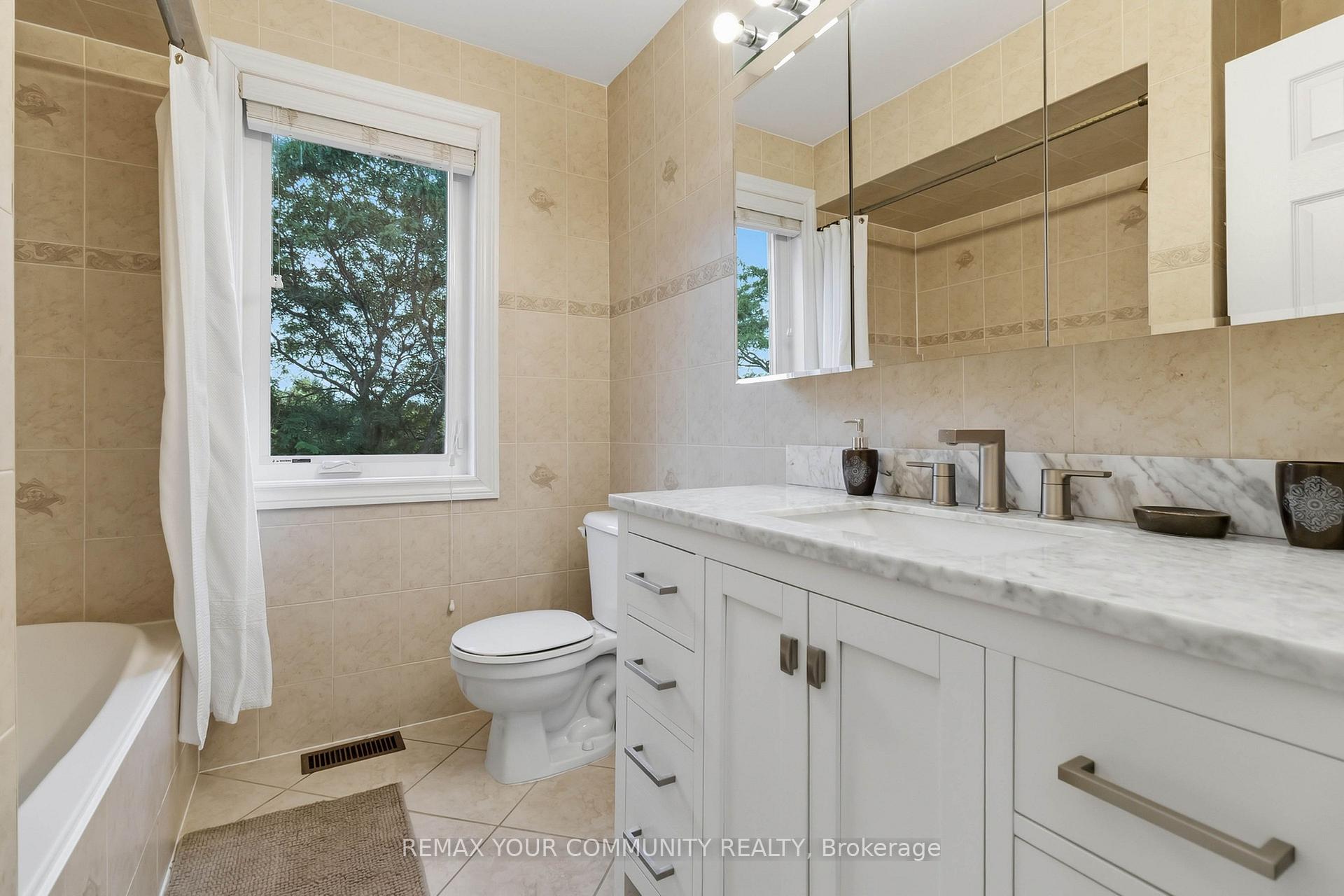 Photo 31 of 1380 Bishopstoke Way, Oakville, Clearview — HOMEH