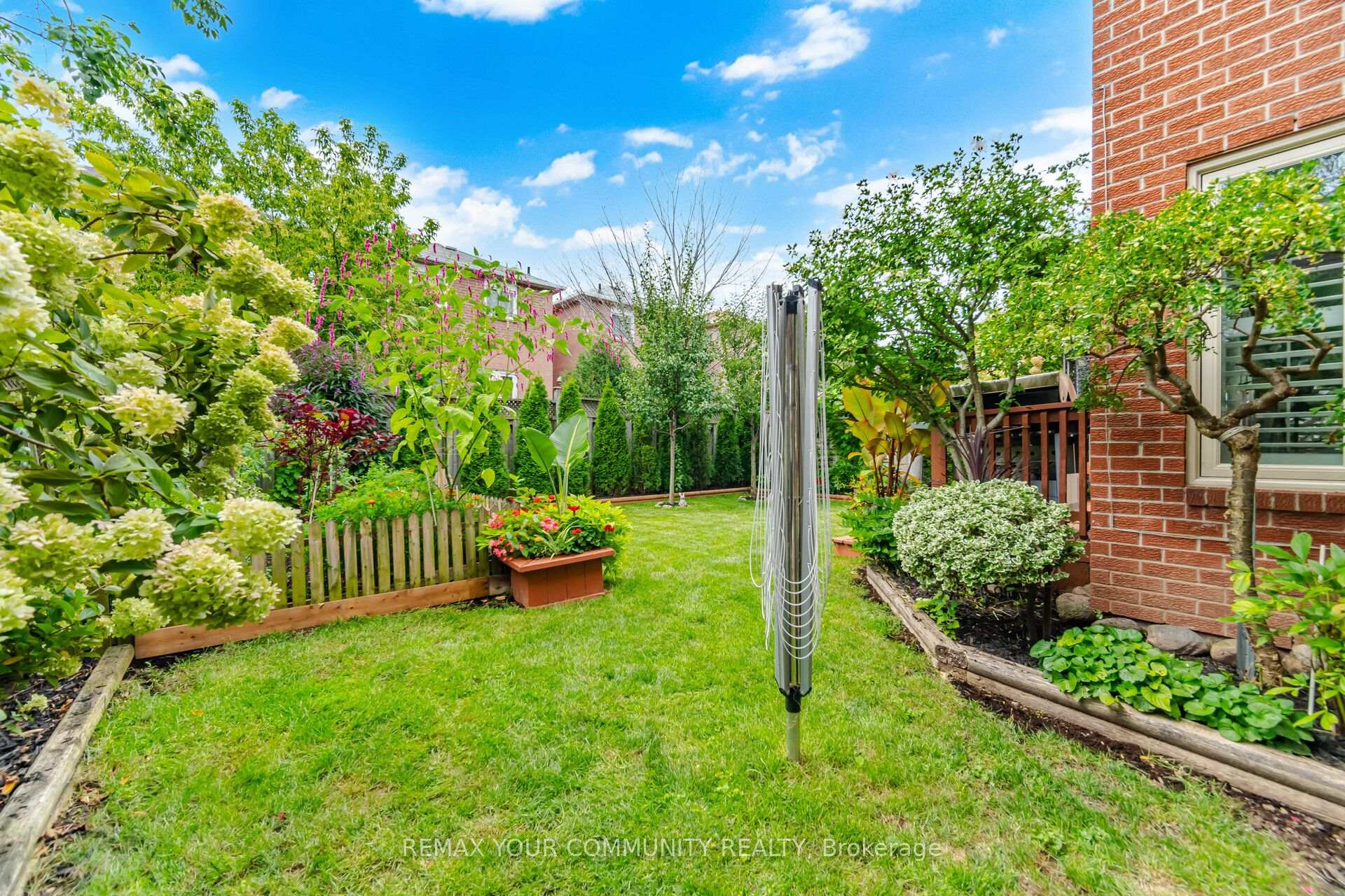 Photo 49 of 1380 Bishopstoke Way, Oakville, Clearview — HOMEH