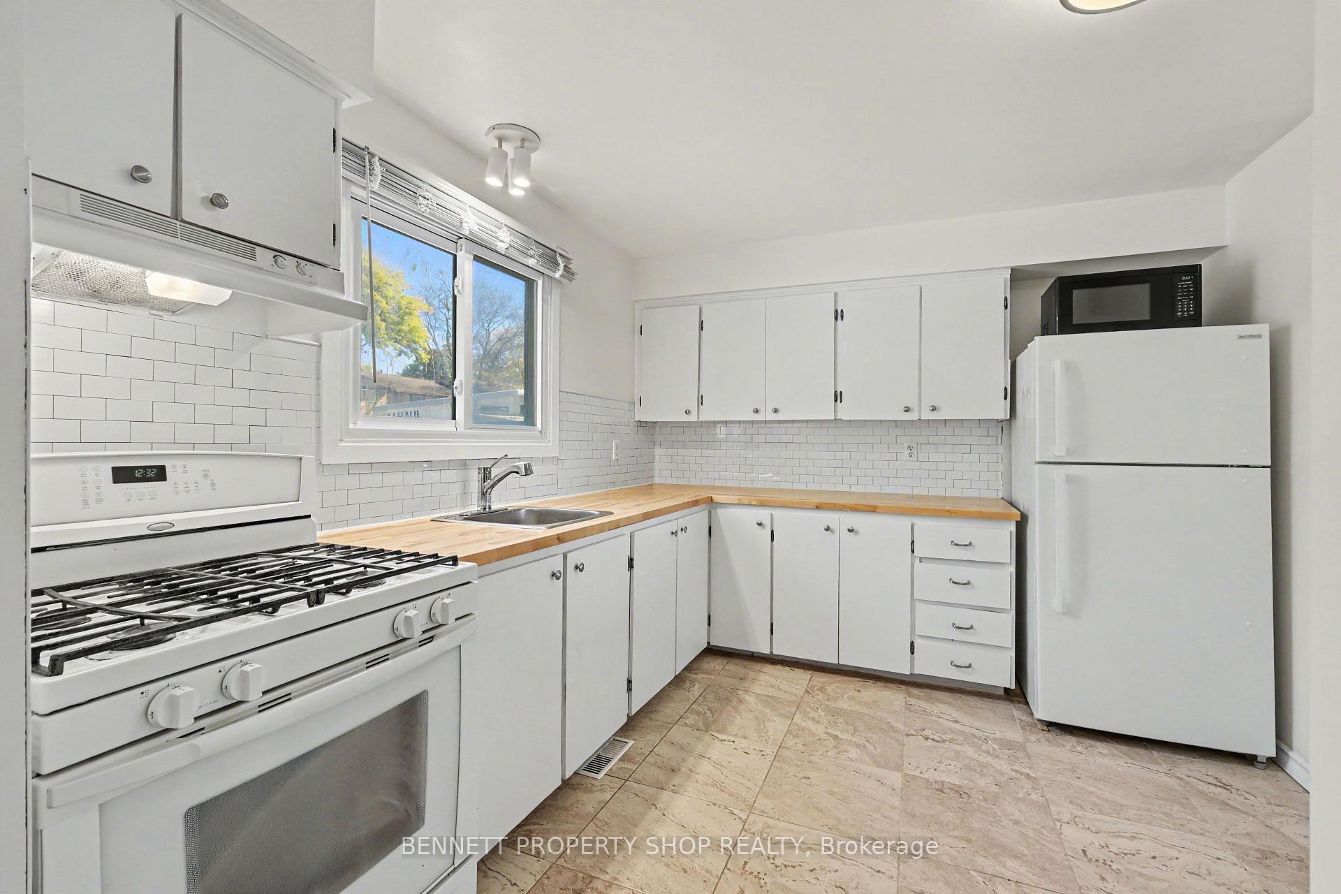 Photo 4 of Unit 109, 1350 Bakker Court, Ottawa, Convent Glen South — HOMEH