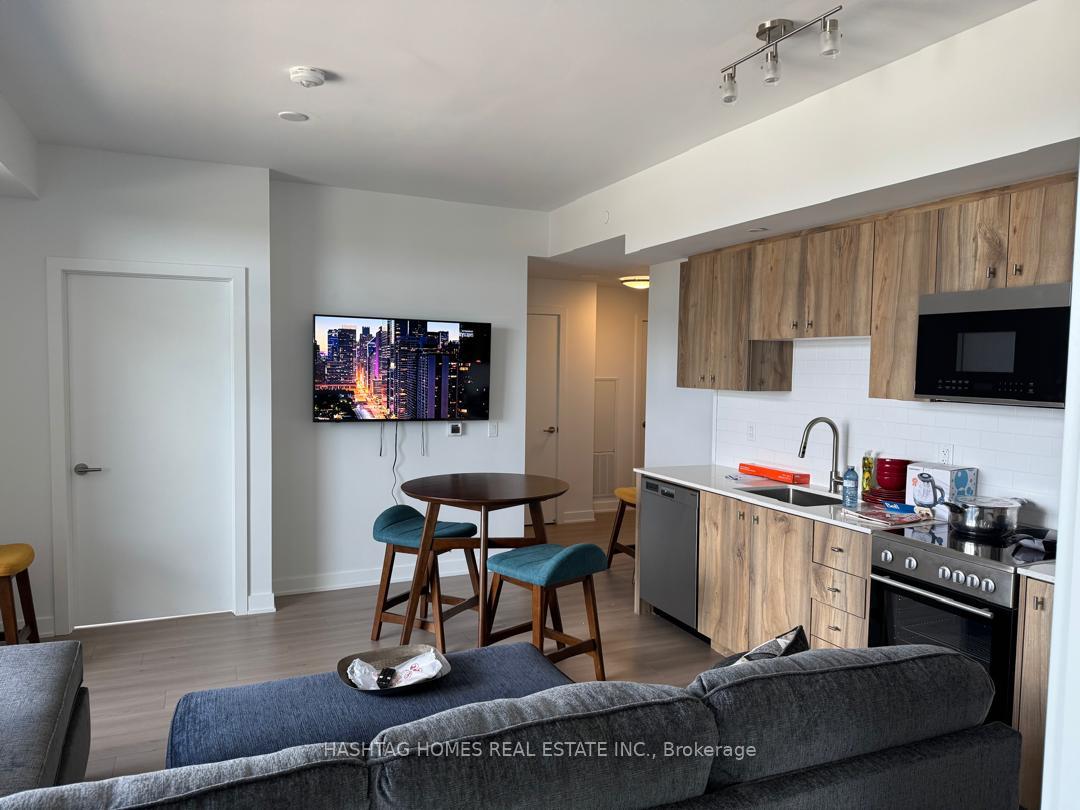 Photo 4 of Unit 810, 25 Wellington Street, Kitchener, KW Hospital — HOMEH