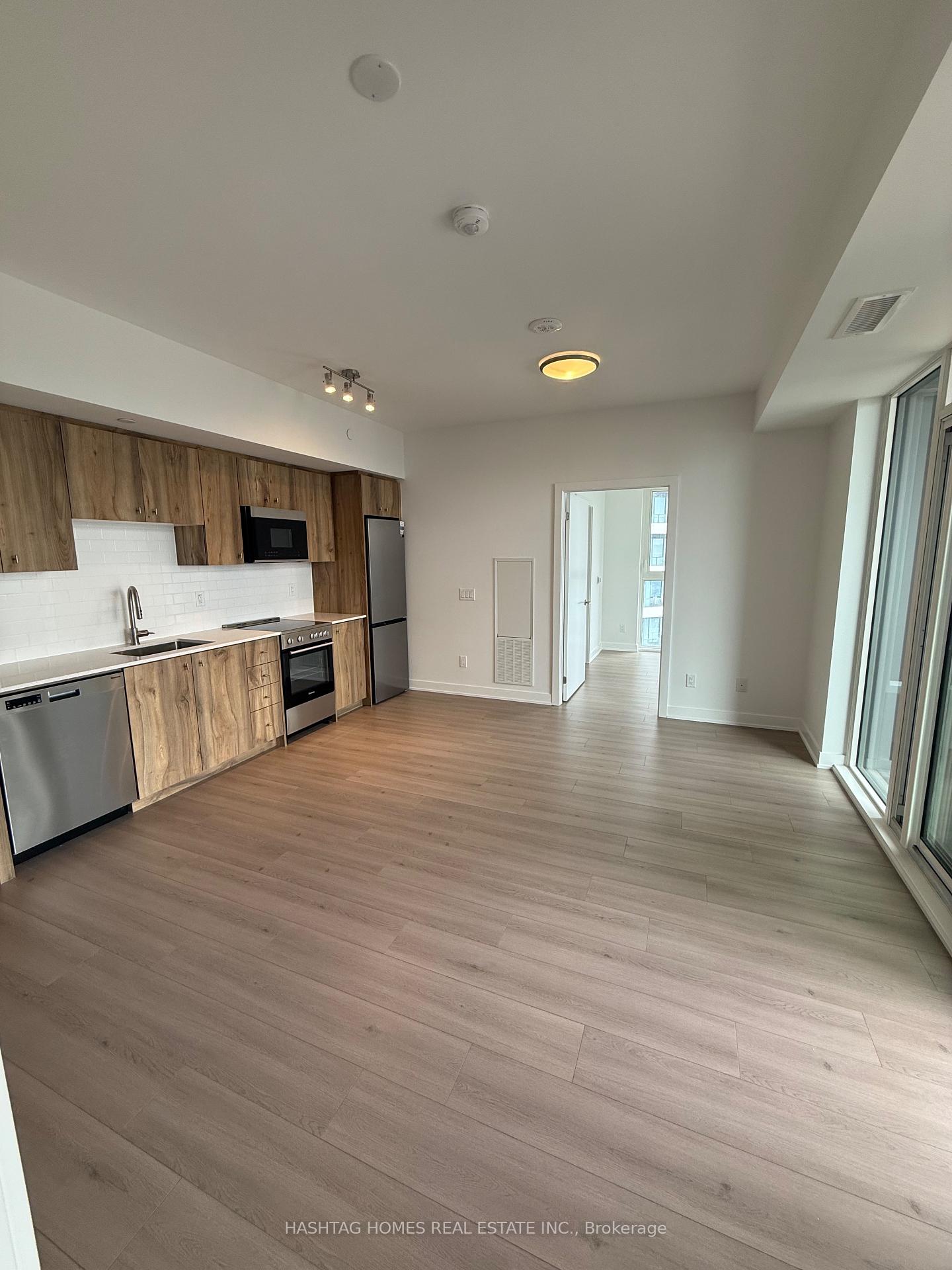 Photo 8 of Unit 810, 25 Wellington Street, Kitchener, KW Hospital — HOMEH