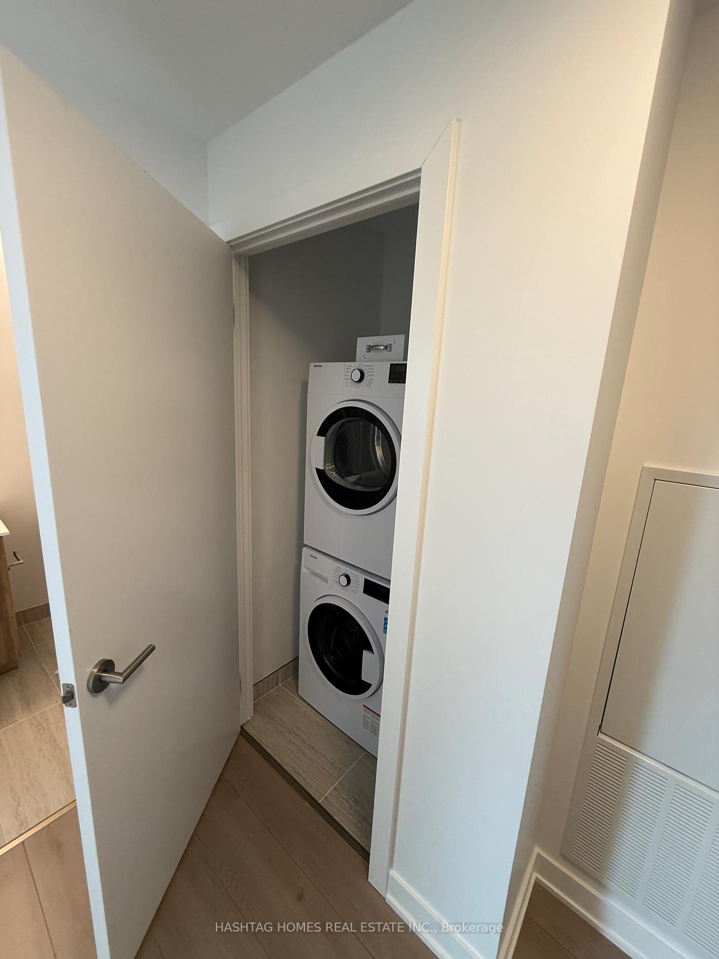 Photo 9 of Unit 810, 25 Wellington Street, Kitchener, KW Hospital — HOMEH