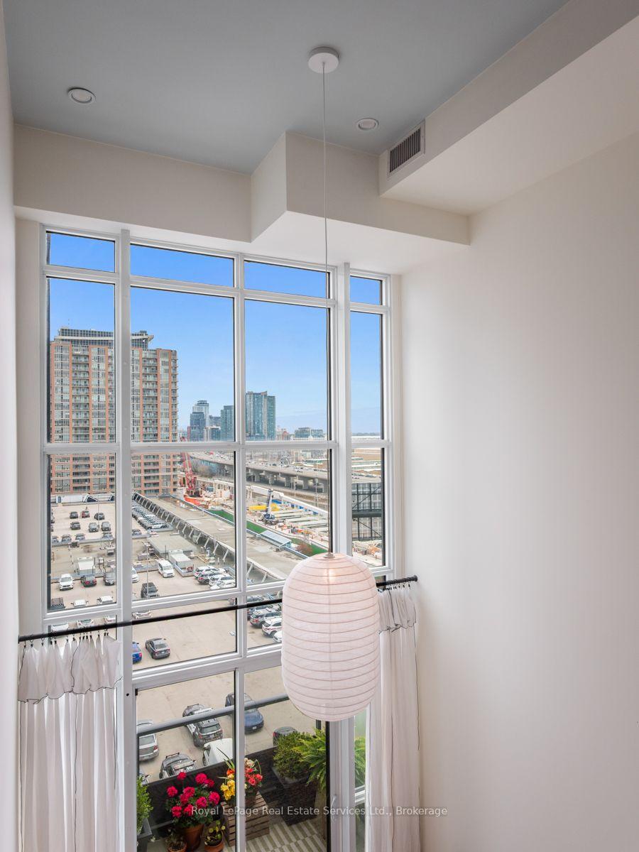 Photo 15 of Unit 729, 5 Hanna Avenue, Toronto, Niagara — HOMEH