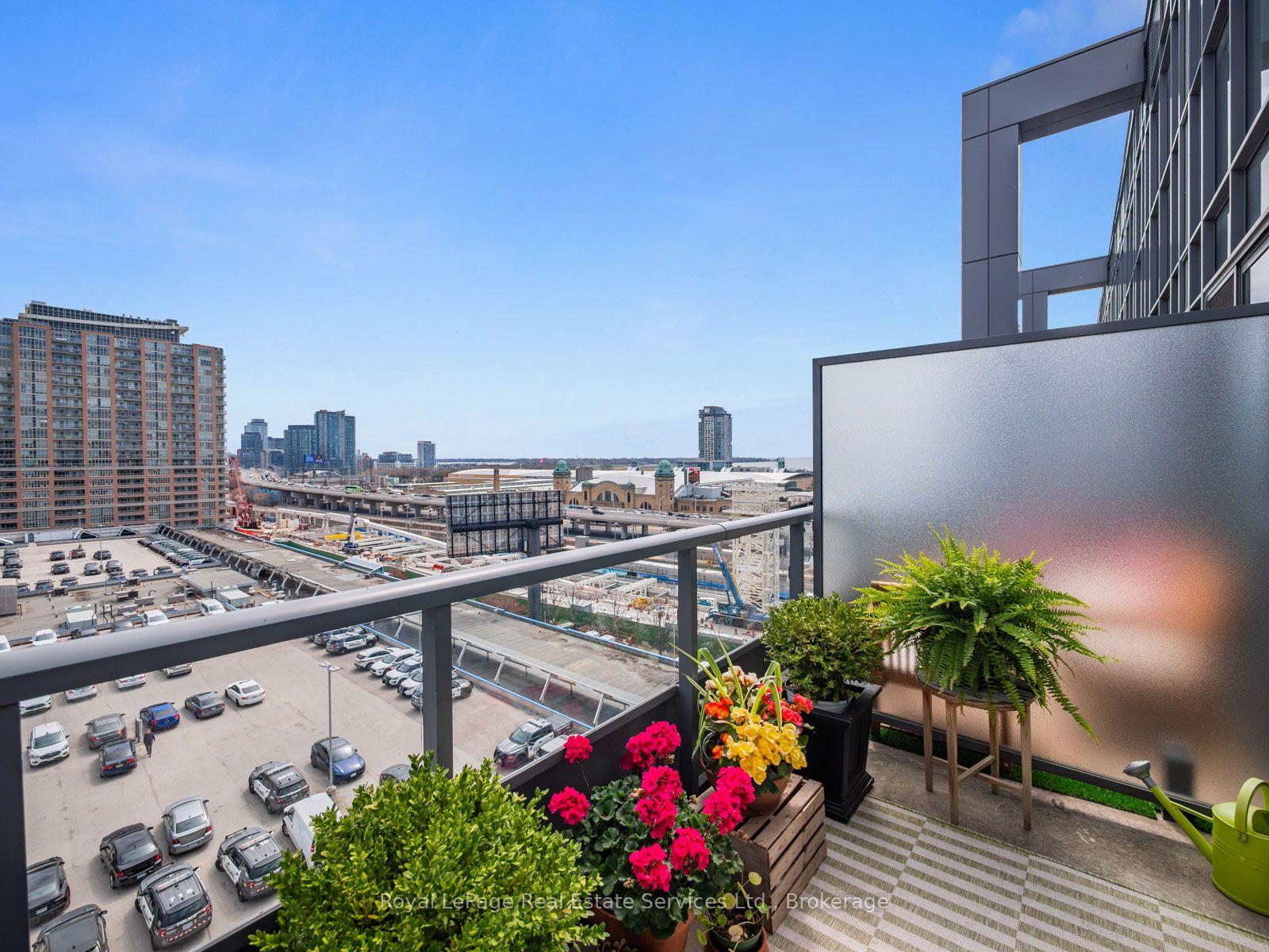 Photo 23 of Unit 729, 5 Hanna Avenue, Toronto, Niagara — HOMEH