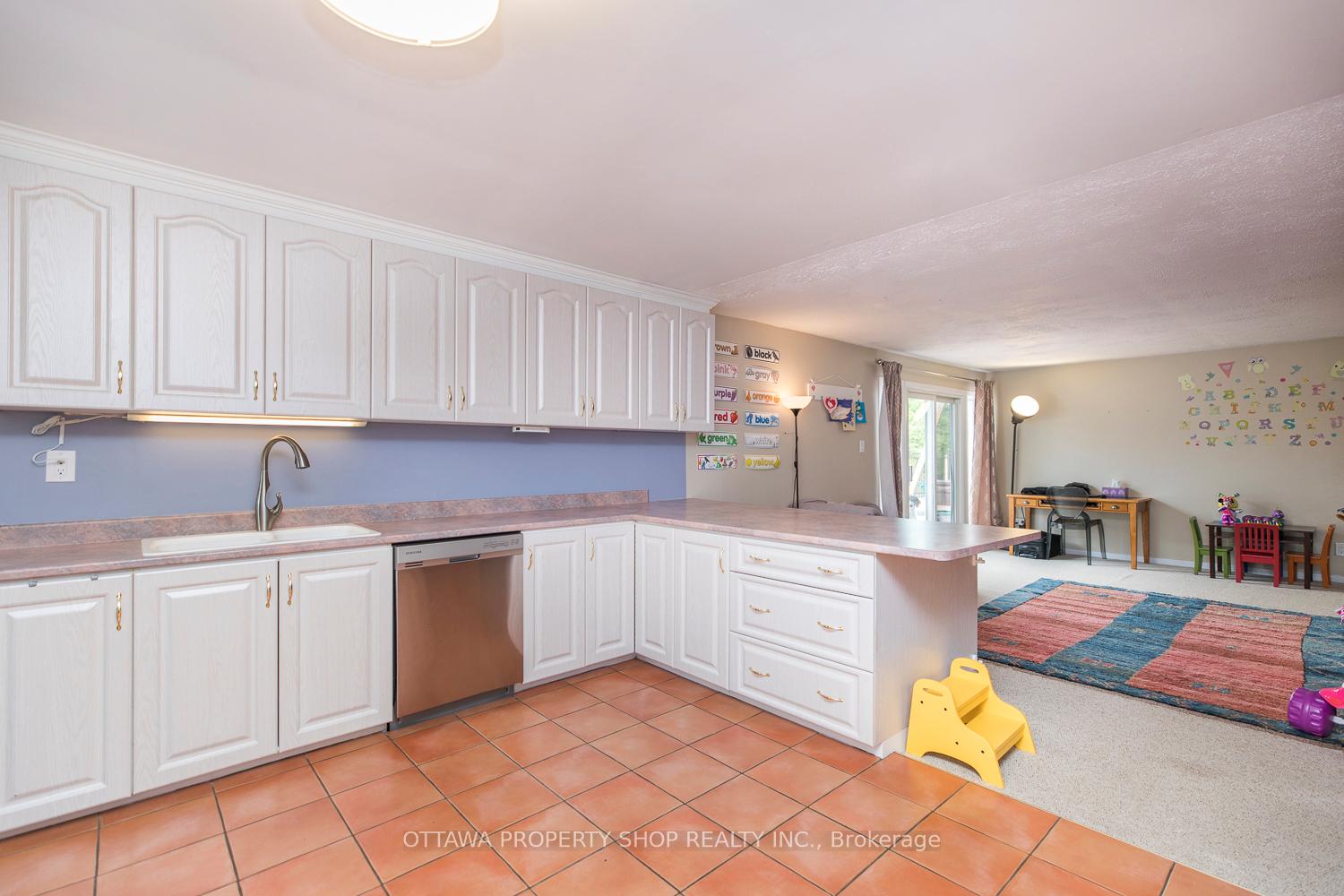 Photo 8 of 2428 Greys Creek Road, Ottawa, Osgoode Twp North of Reg Rd 6 — HOMEH