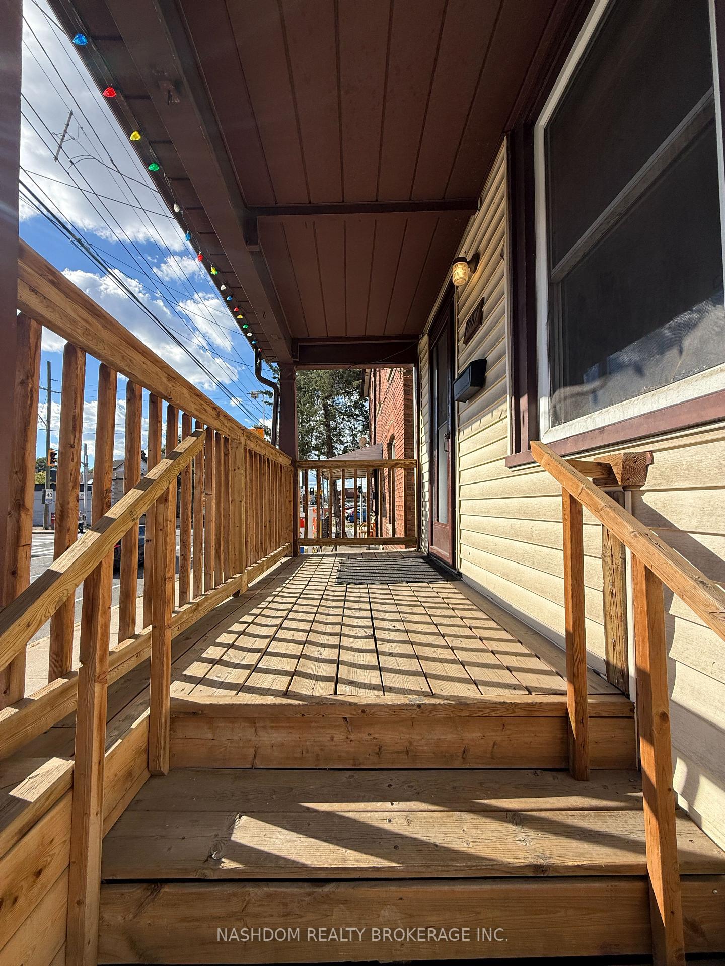 Photo 3 of 1087 Cannon Street E, Hamilton, Crown Point — HOMEH