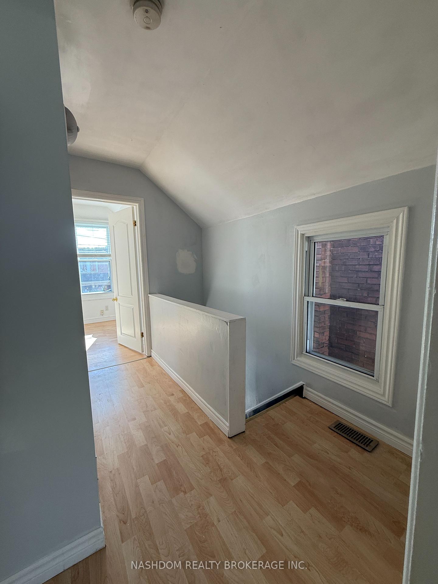 Photo 8 of 1087 Cannon Street E, Hamilton, Crown Point — HOMEH
