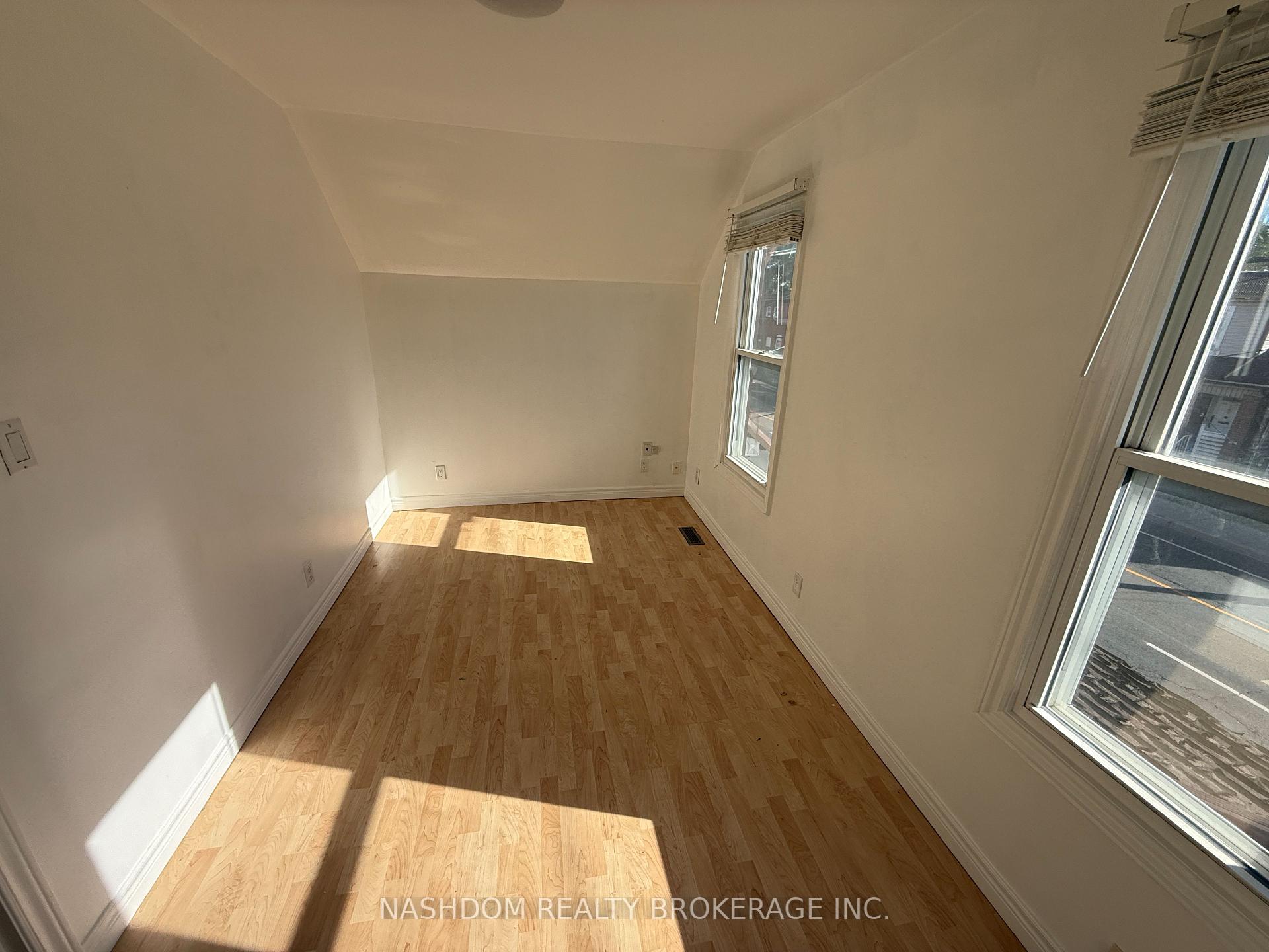 Photo 14 of 1087 Cannon Street E, Hamilton, Crown Point — HOMEH