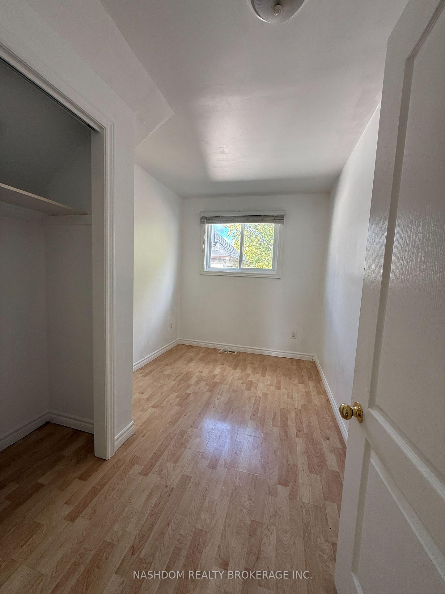 Photo 16 of 1087 Cannon Street E, Hamilton, Crown Point — HOMEH