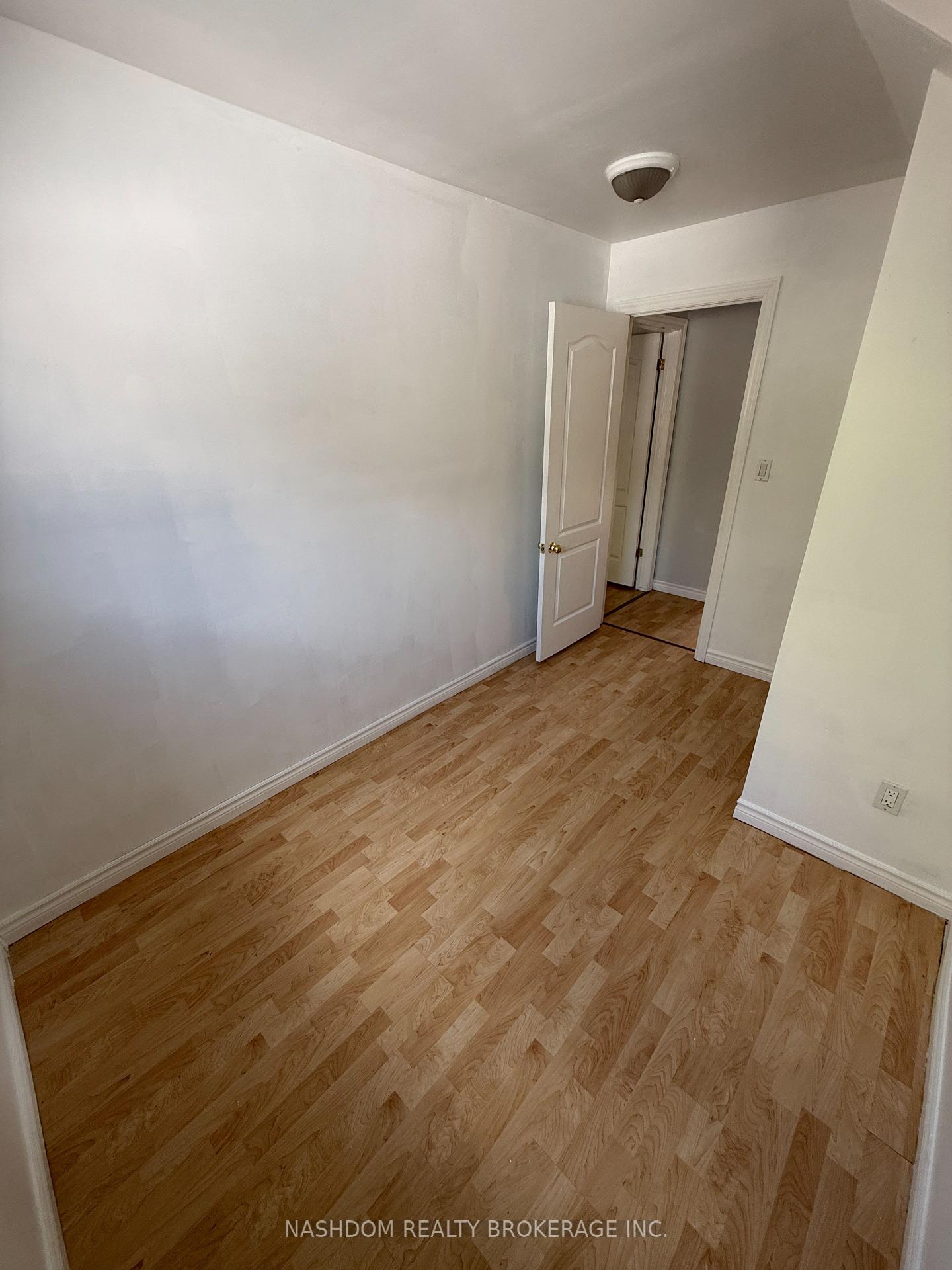 Photo 17 of 1087 Cannon Street E, Hamilton, Crown Point — HOMEH