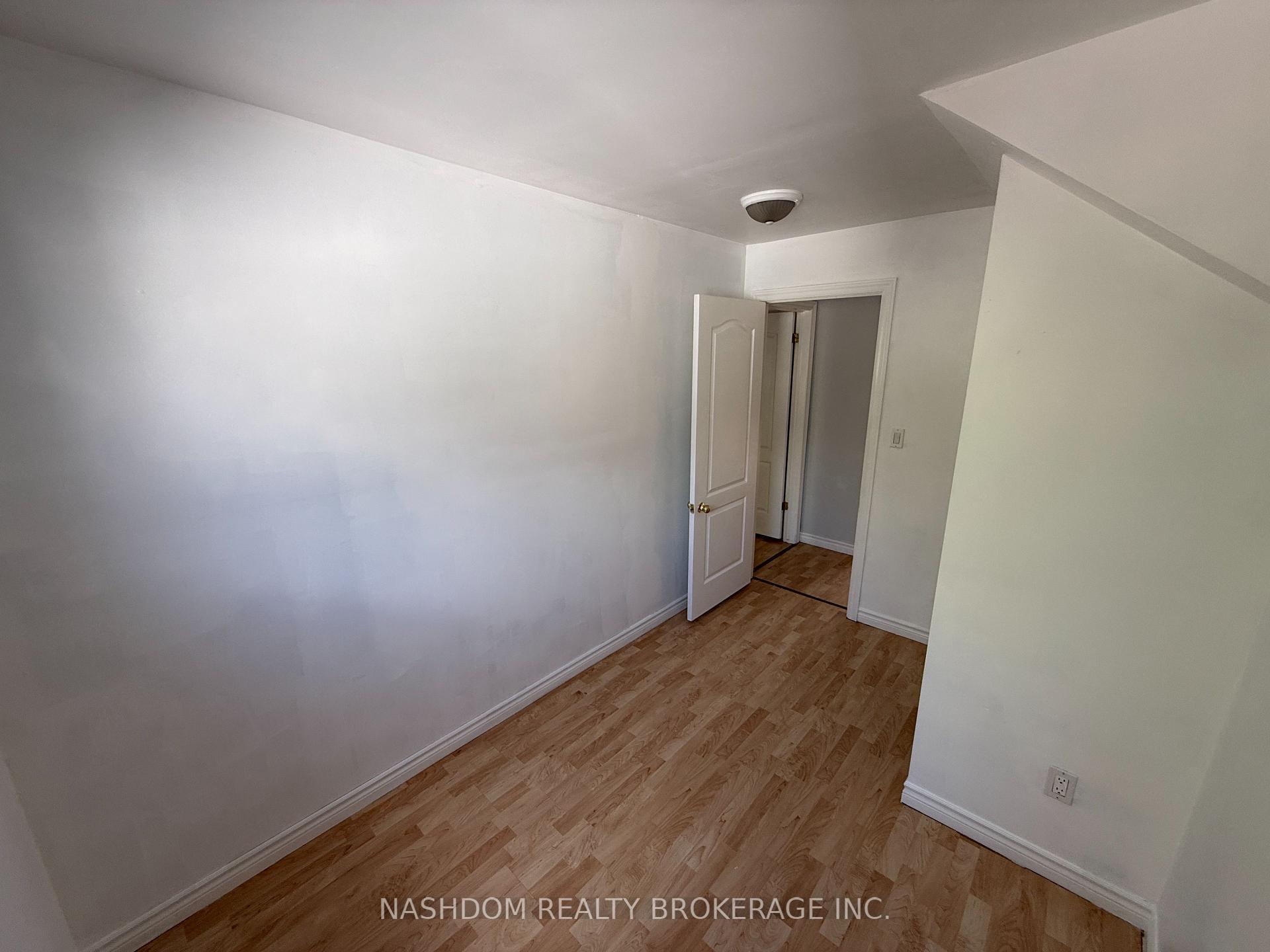 Photo 18 of 1087 Cannon Street E, Hamilton, Crown Point — HOMEH